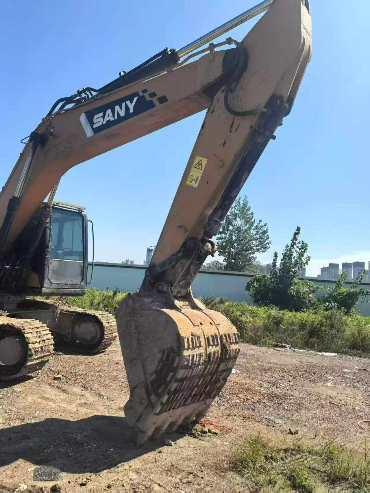 Buy Sany SY215C Used Excavator / 2