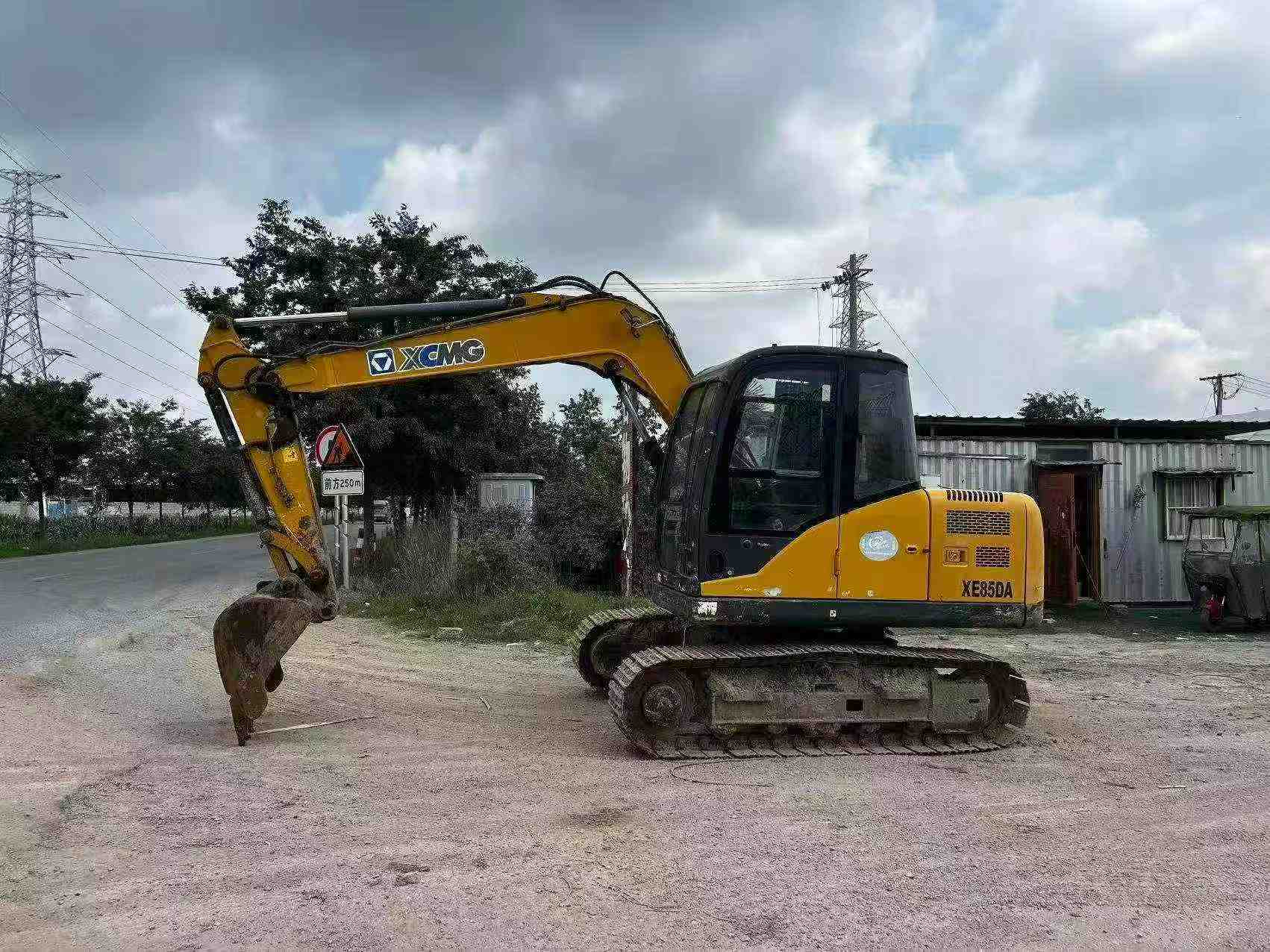 Buy XCMG XE85C Used Excavator / 4