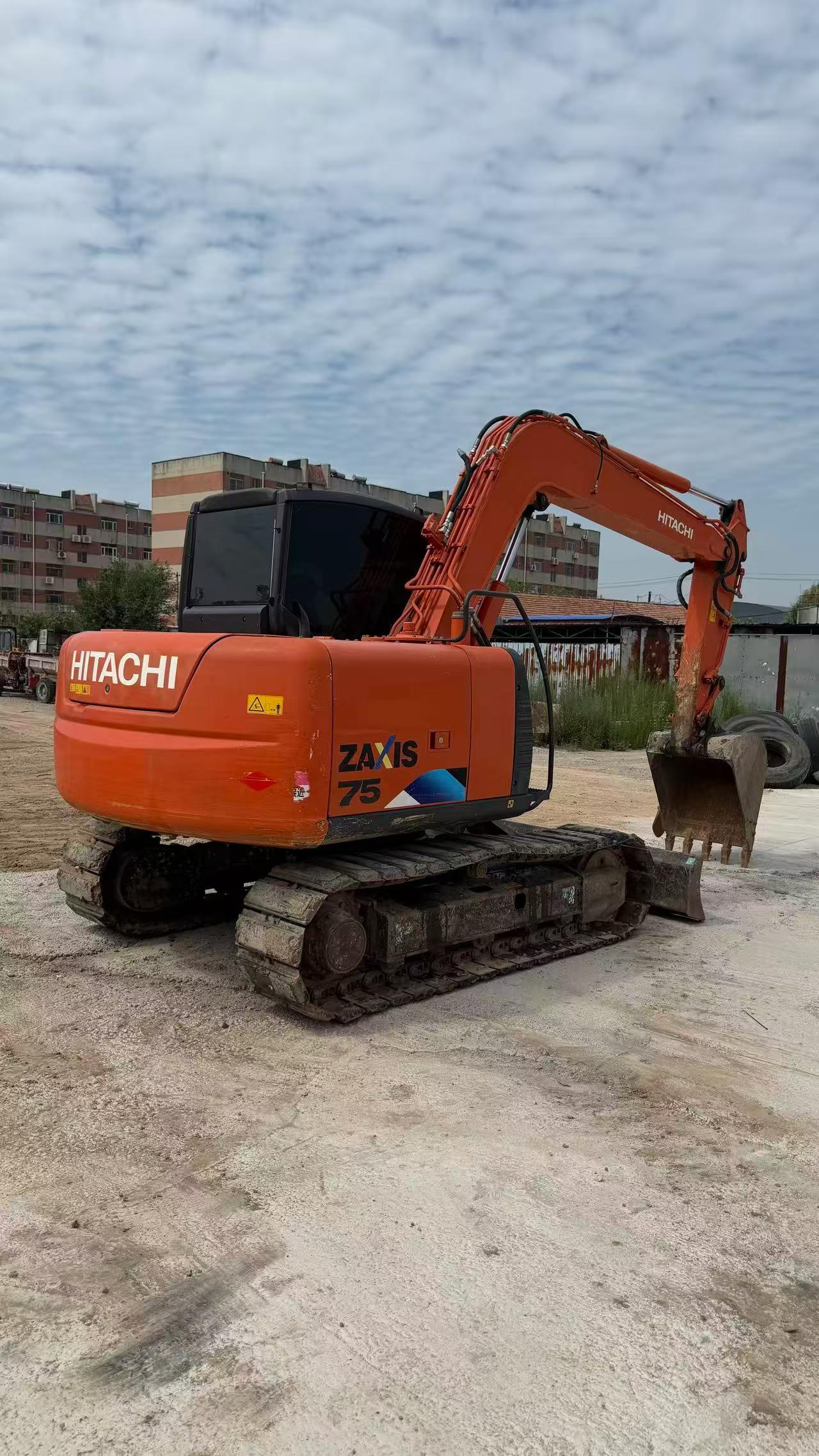 Buy Hitachi EX75-3 Used Excavator / 2
