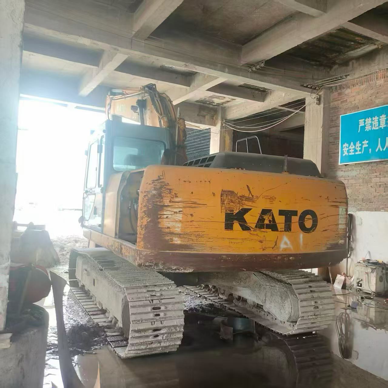 Buy Kato HD820V Used Excavator / 2