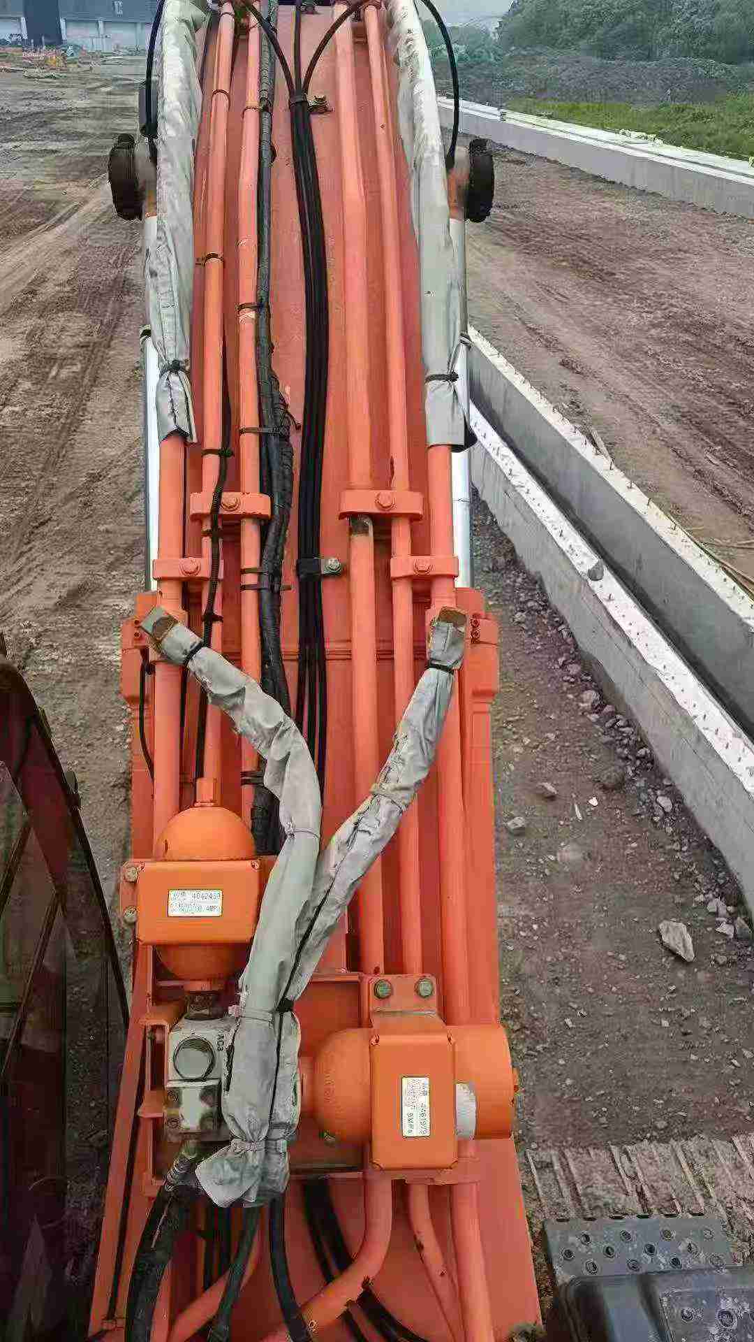 Buy Hitachi EX200 Used Excavator / 8