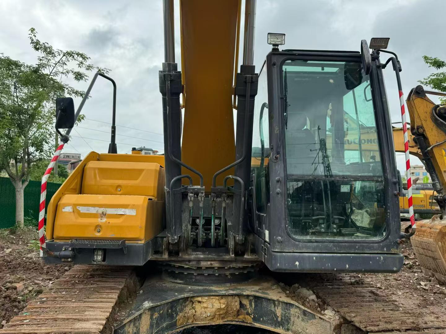 Buy XCMG XE200 Used Excavator / 3