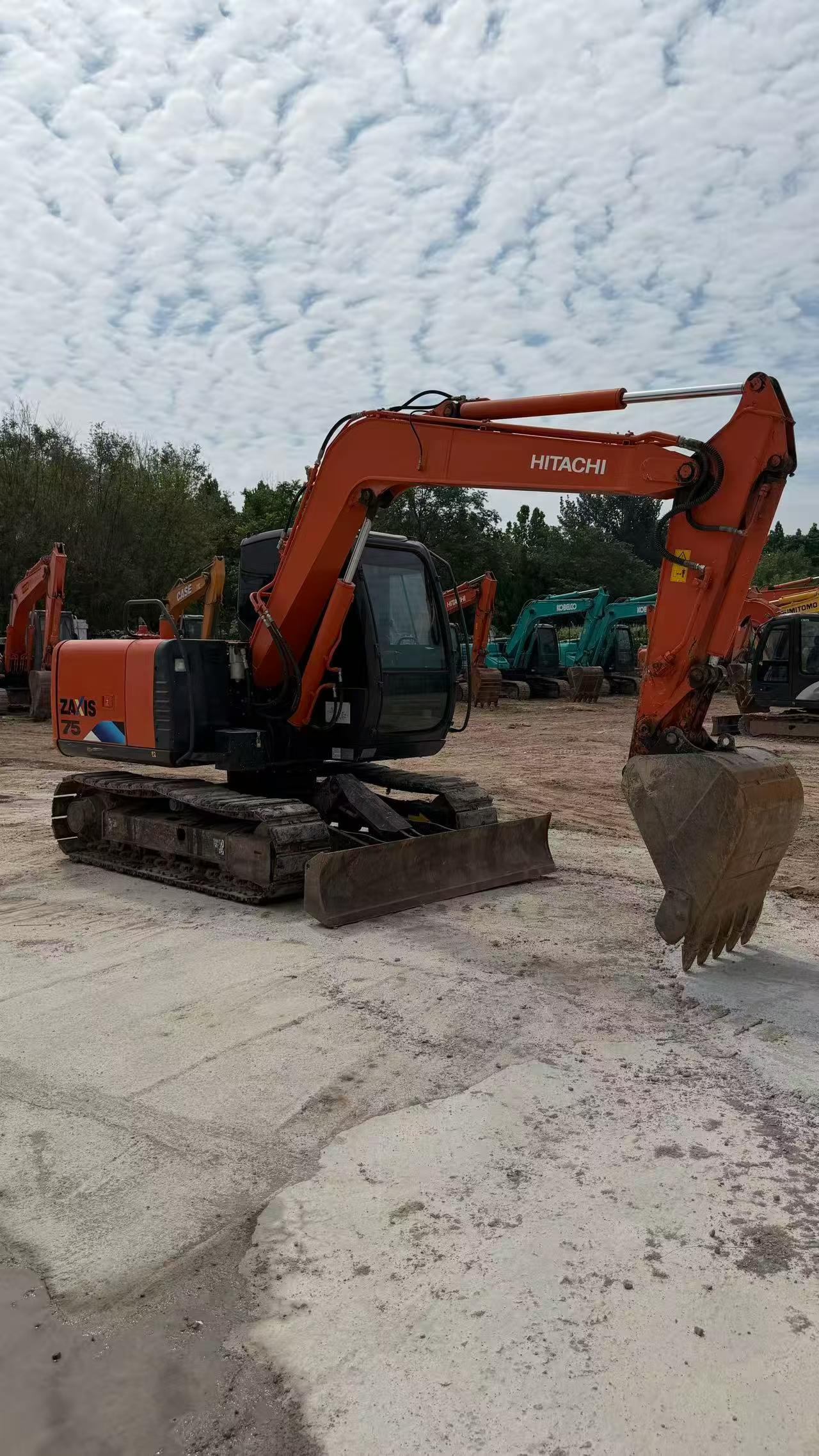 Buy Hitachi EX75-3 Used Excavator / 5