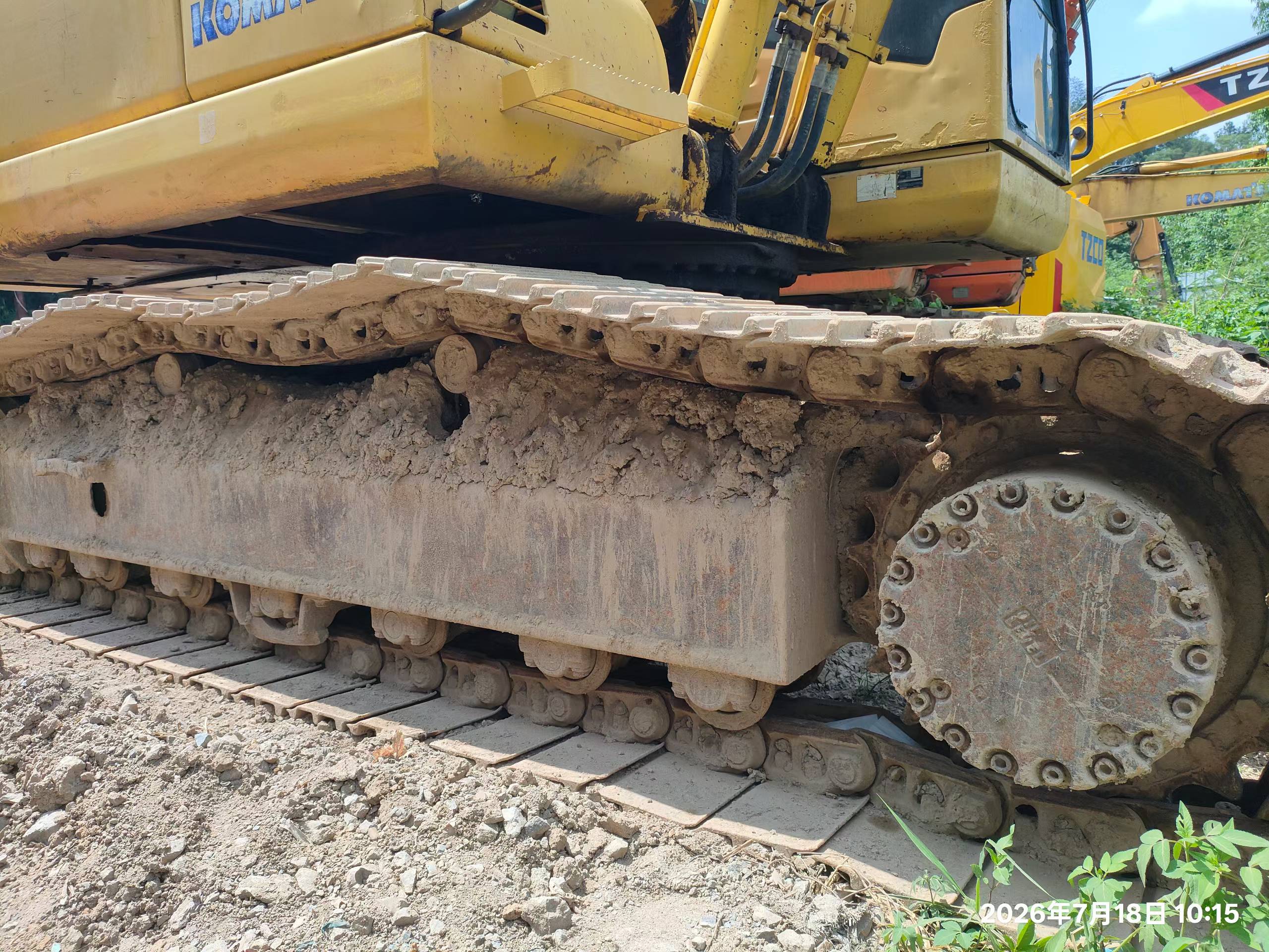 Buy Komatsu PC200-7 Used Excavator / 3