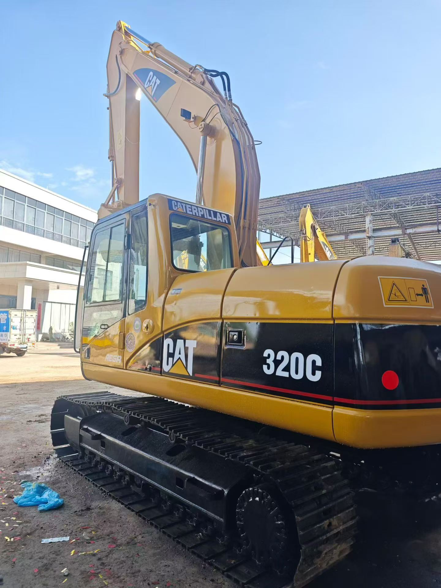 Buy Caterpillar 320C Used Excavator / 2
