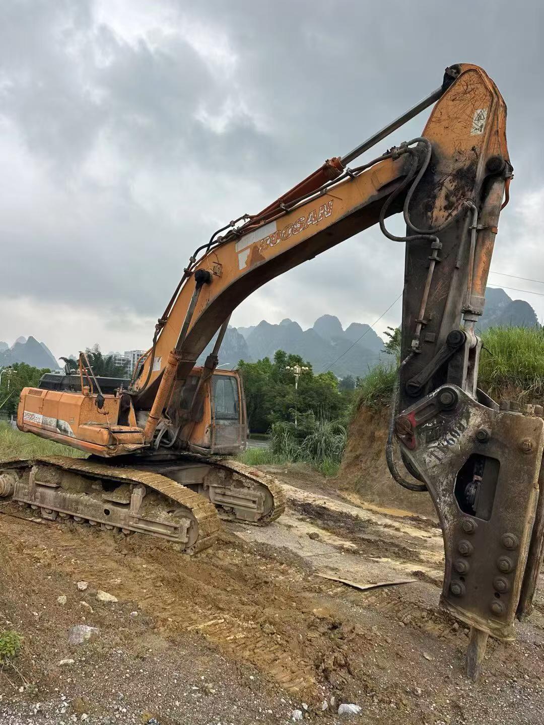 Buy Doosan DH500 Used Excavator / 3
