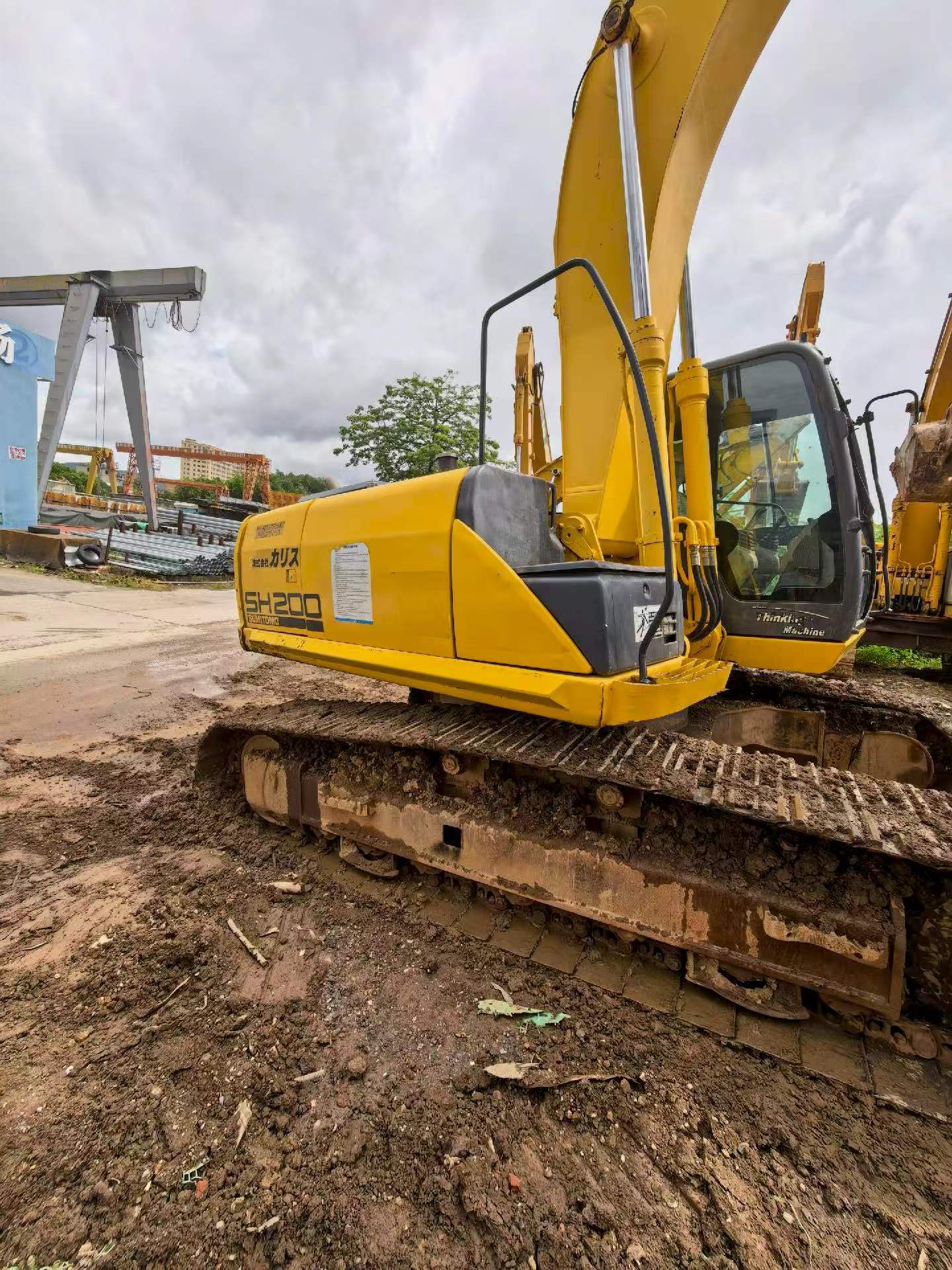Buy Sumitomo SH200A5 Used Excavator / 2