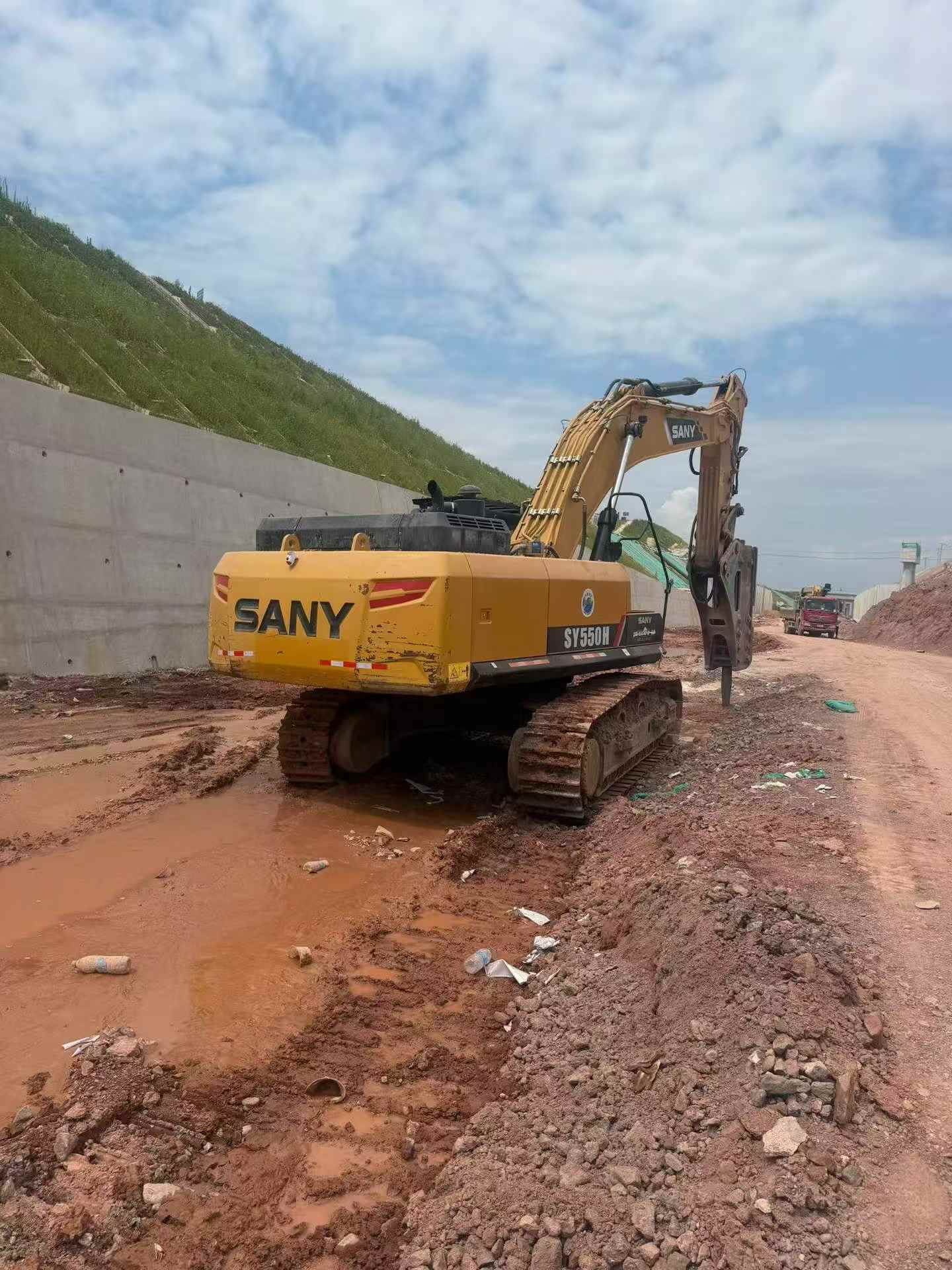 Buy Sany SY550H Used Excavator / 3