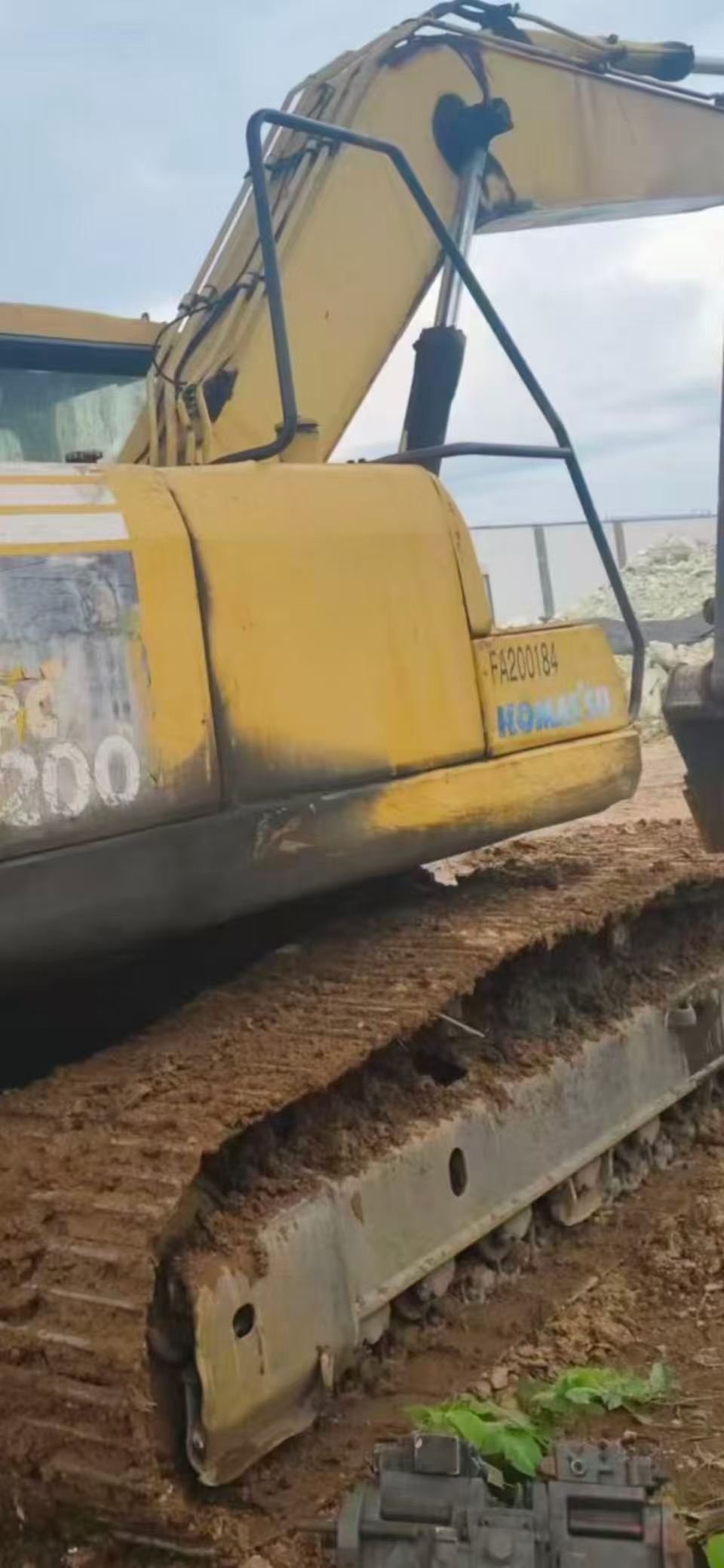 Buy Komatsu PC200 Used Excavator / 2