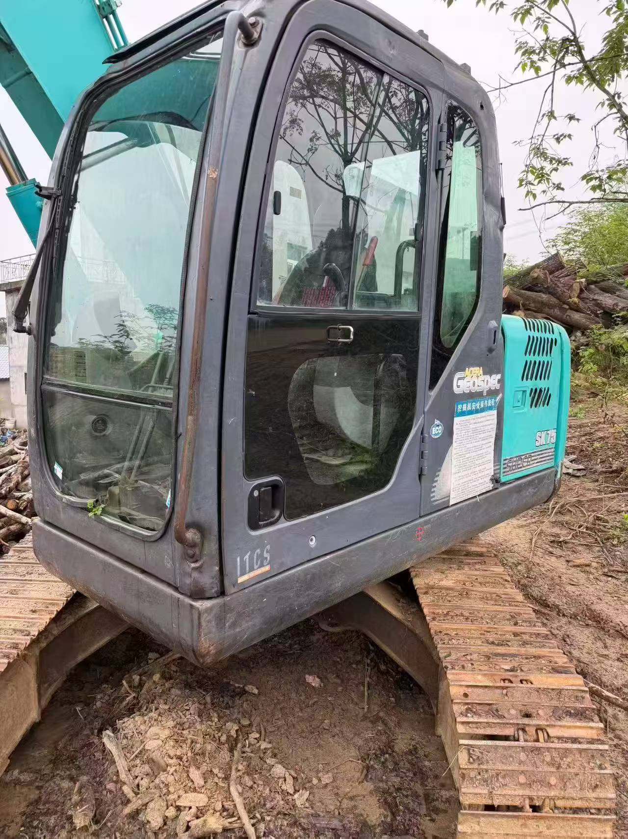 Buy Kobelco SK75 Used Excavator / 6