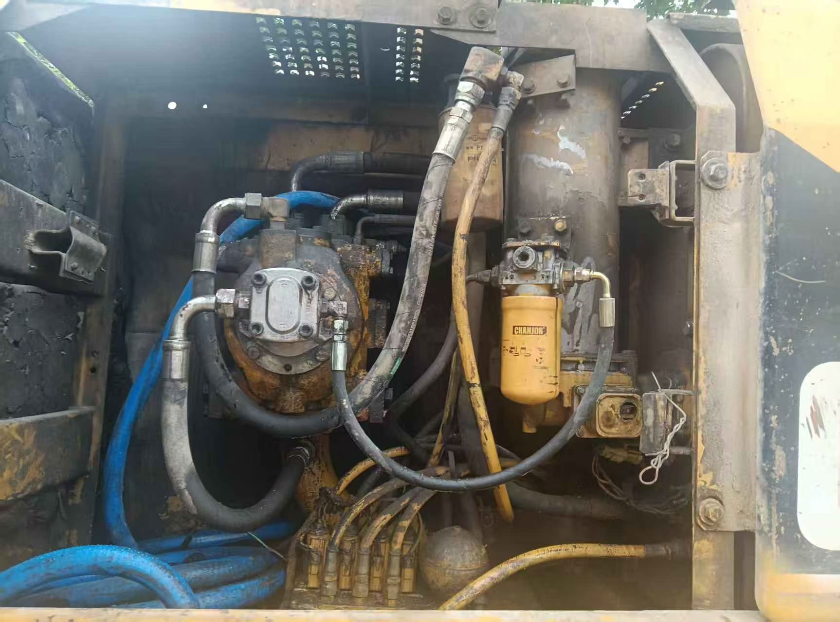 Buy Caterpillar 320B Used Excavator / 4