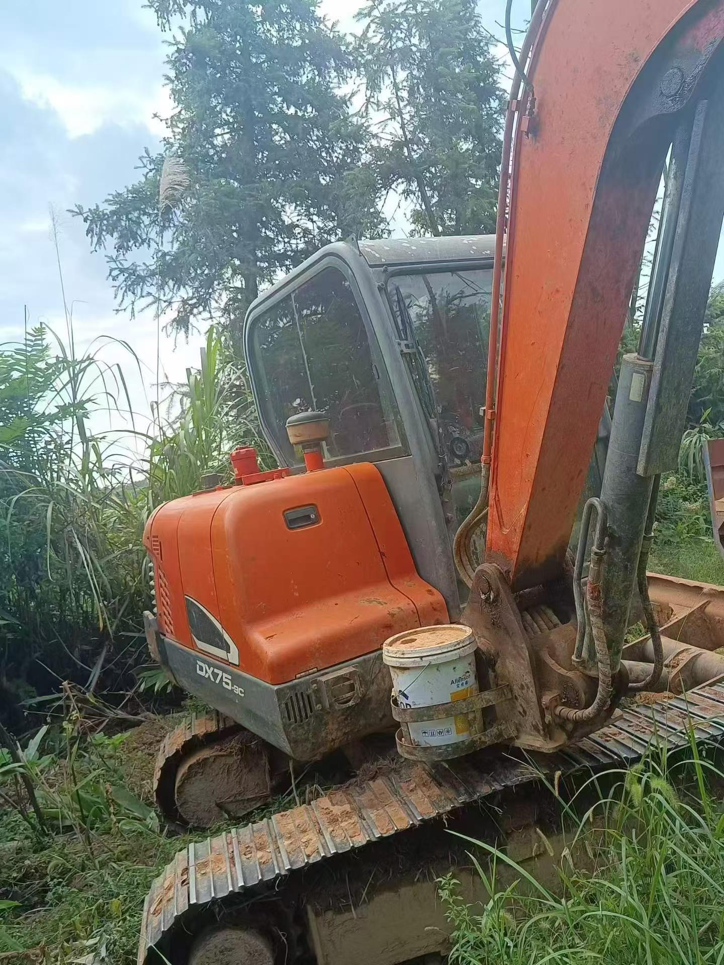 Buy Doosan DH55 Used Excavator / 6