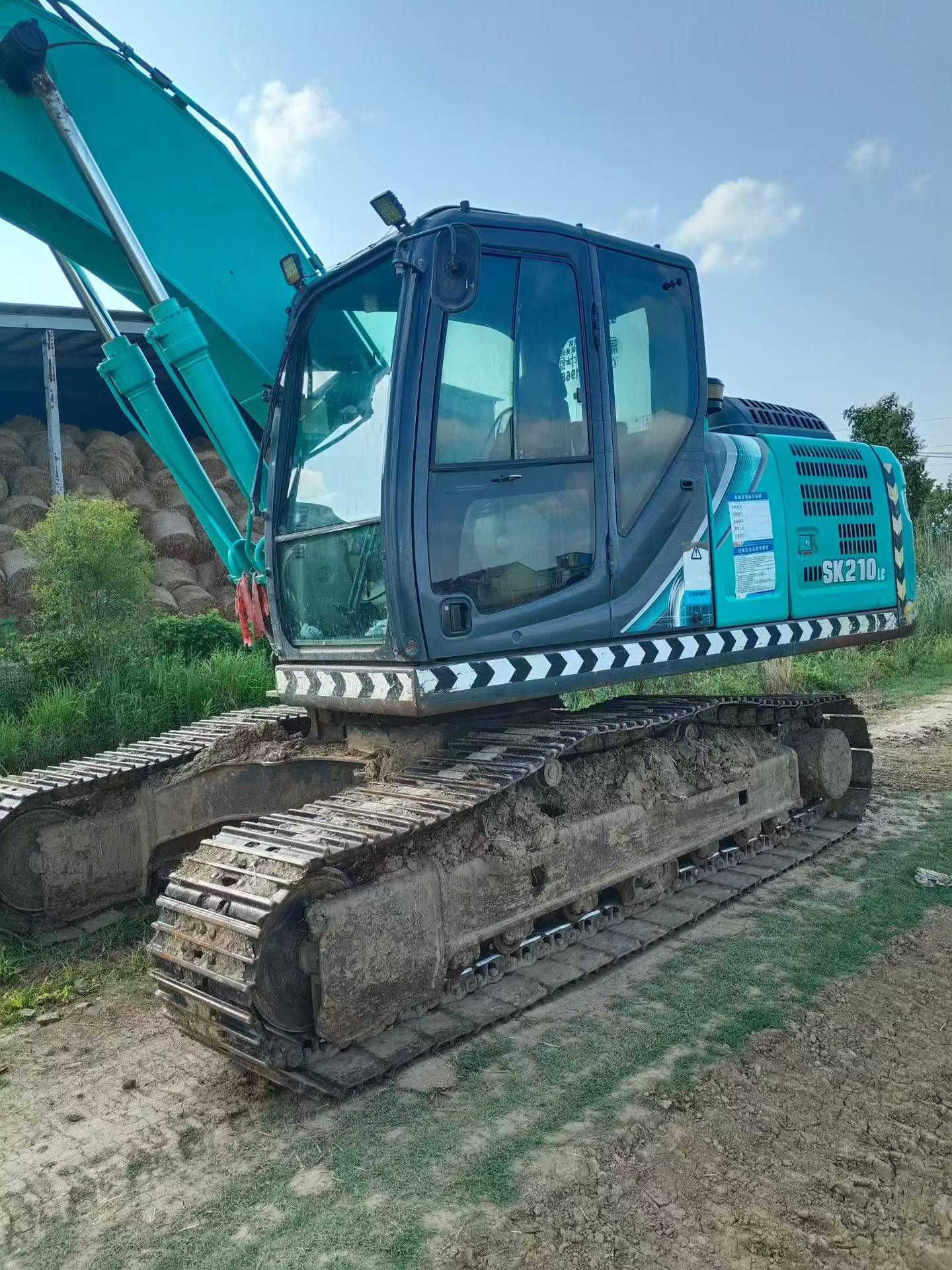 Buy Kobelco SK200-10 Used Excavator / 2