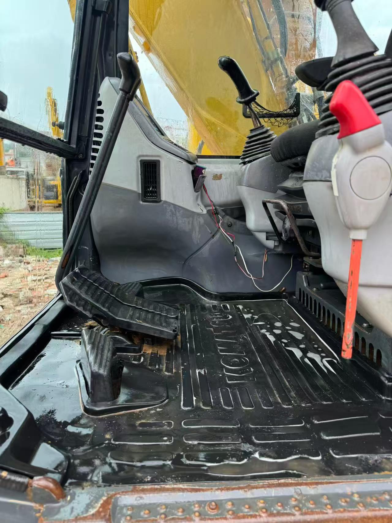 Buy Komatsu PC110-7 Used Excavator / 4