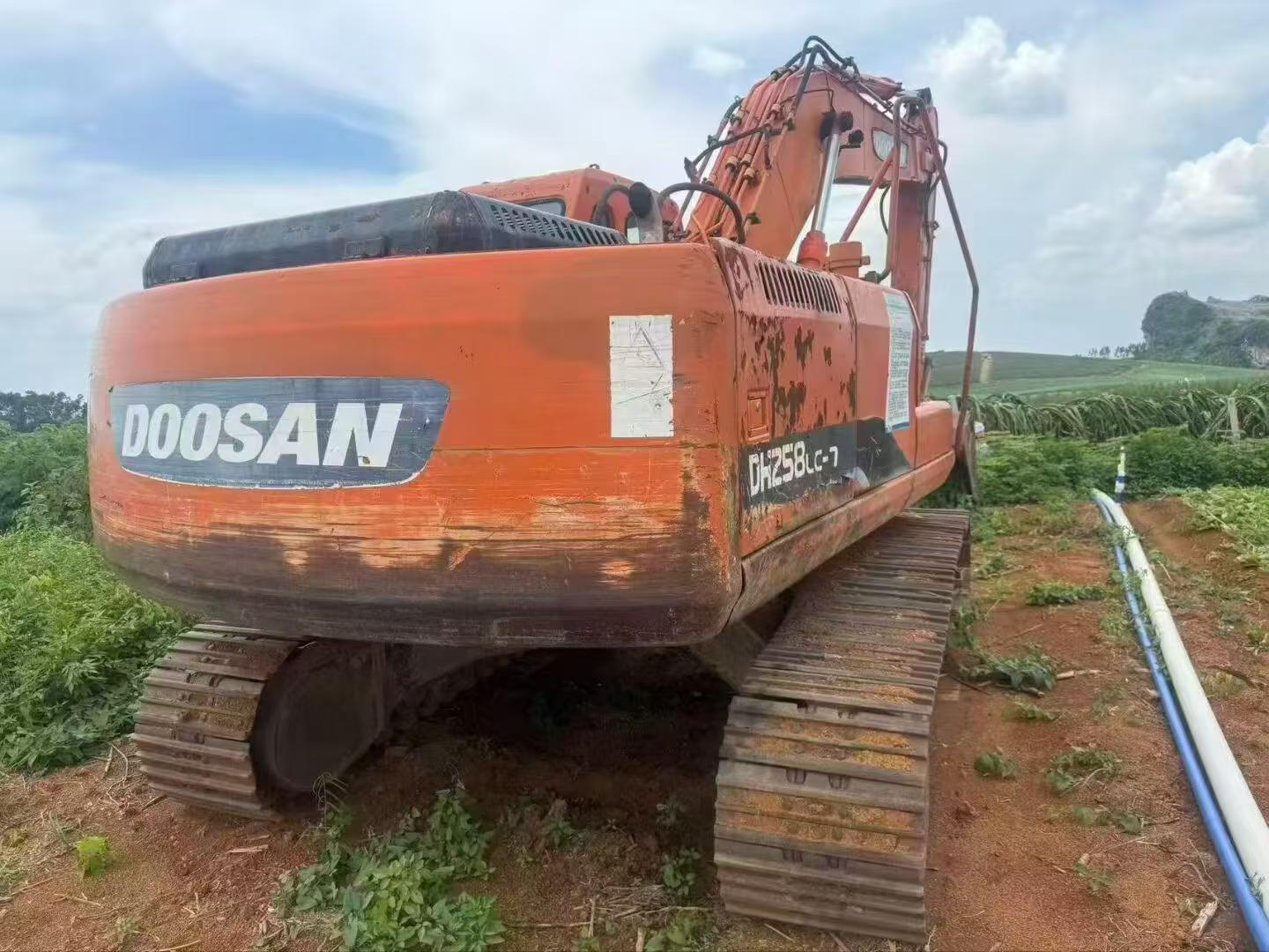 Buy Doosan DH225-7 Used Excavator / 2