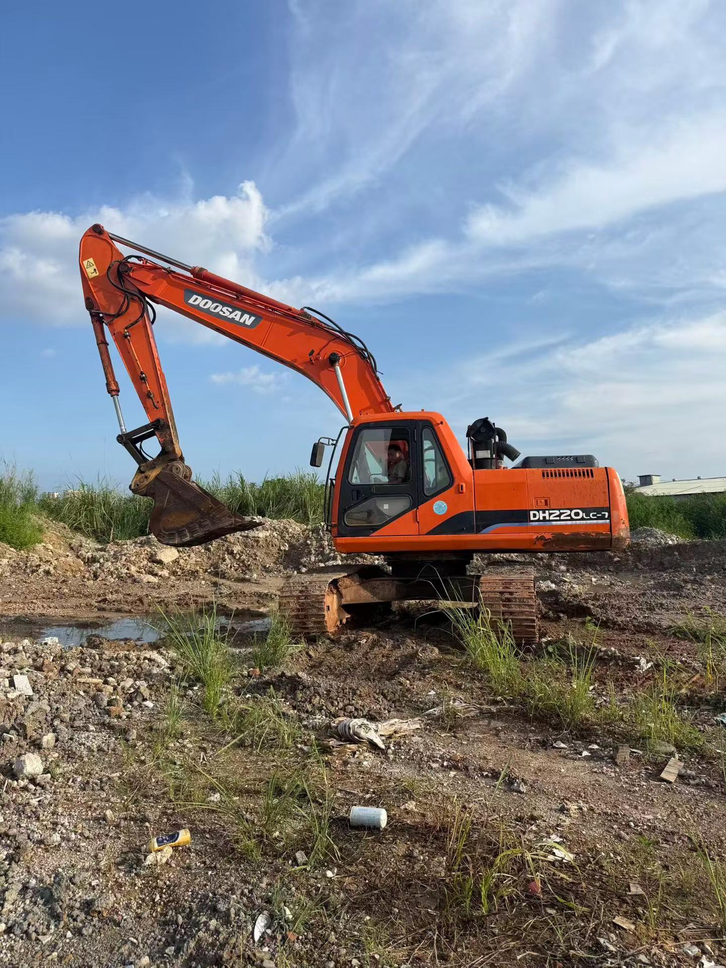 Buy Doosan DH220 Used Excavator / 4