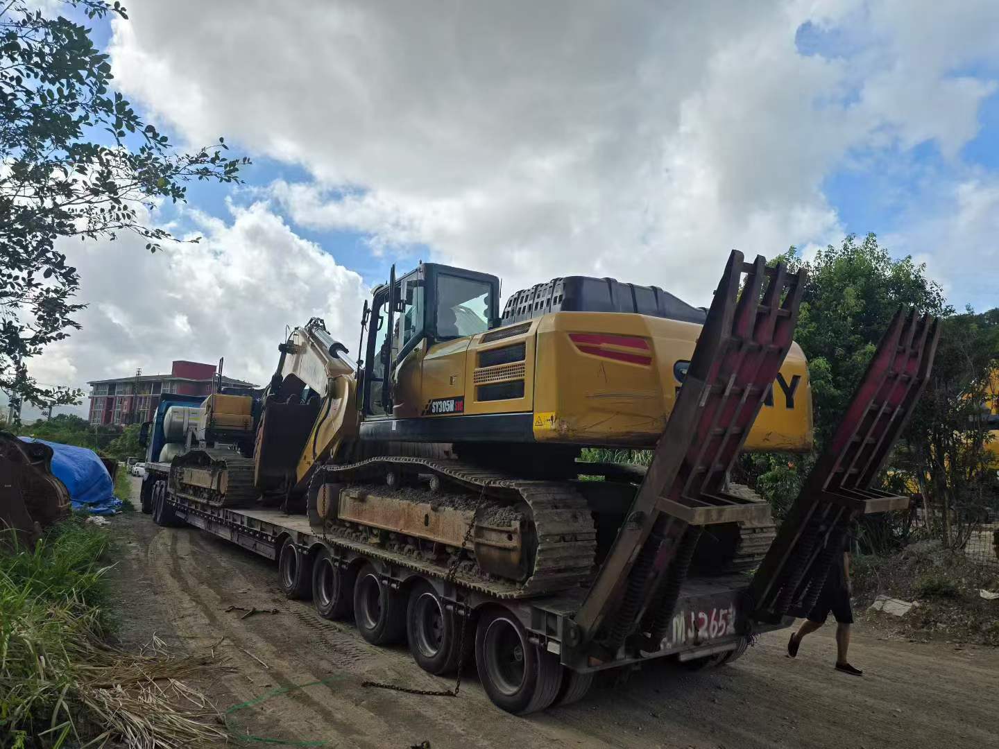 Buy Sany SY305C Used Excavator / 3