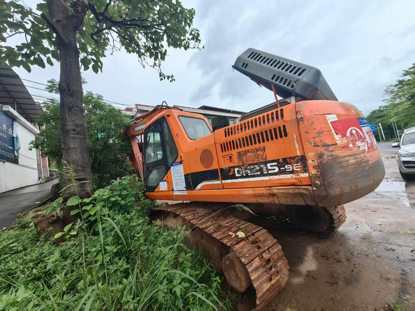 Buy Doosan DH219 Used Excavator / 4 Buy Doosan DH219 Used Excavator / 4
