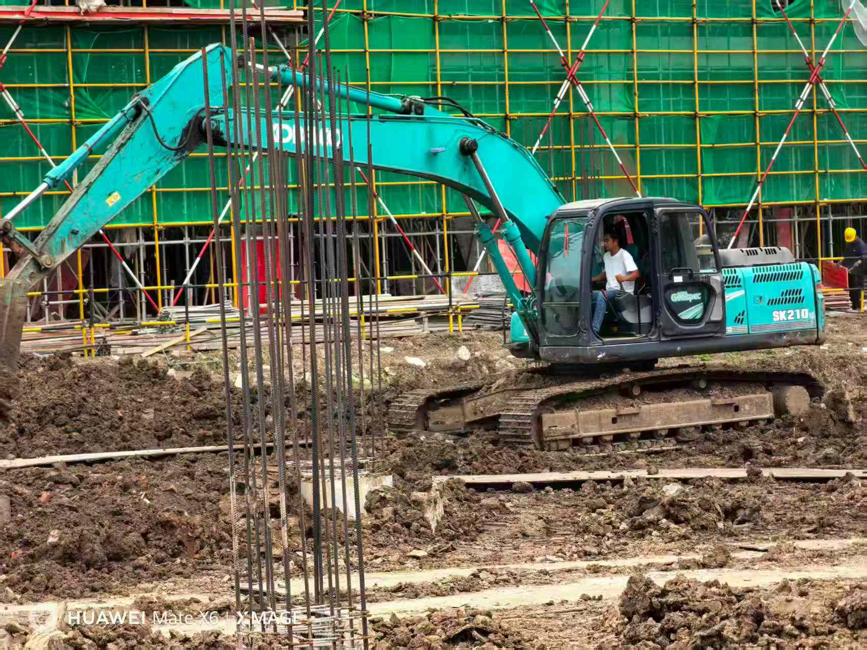 Buy Kobelco SK210 Used Excavator / 7