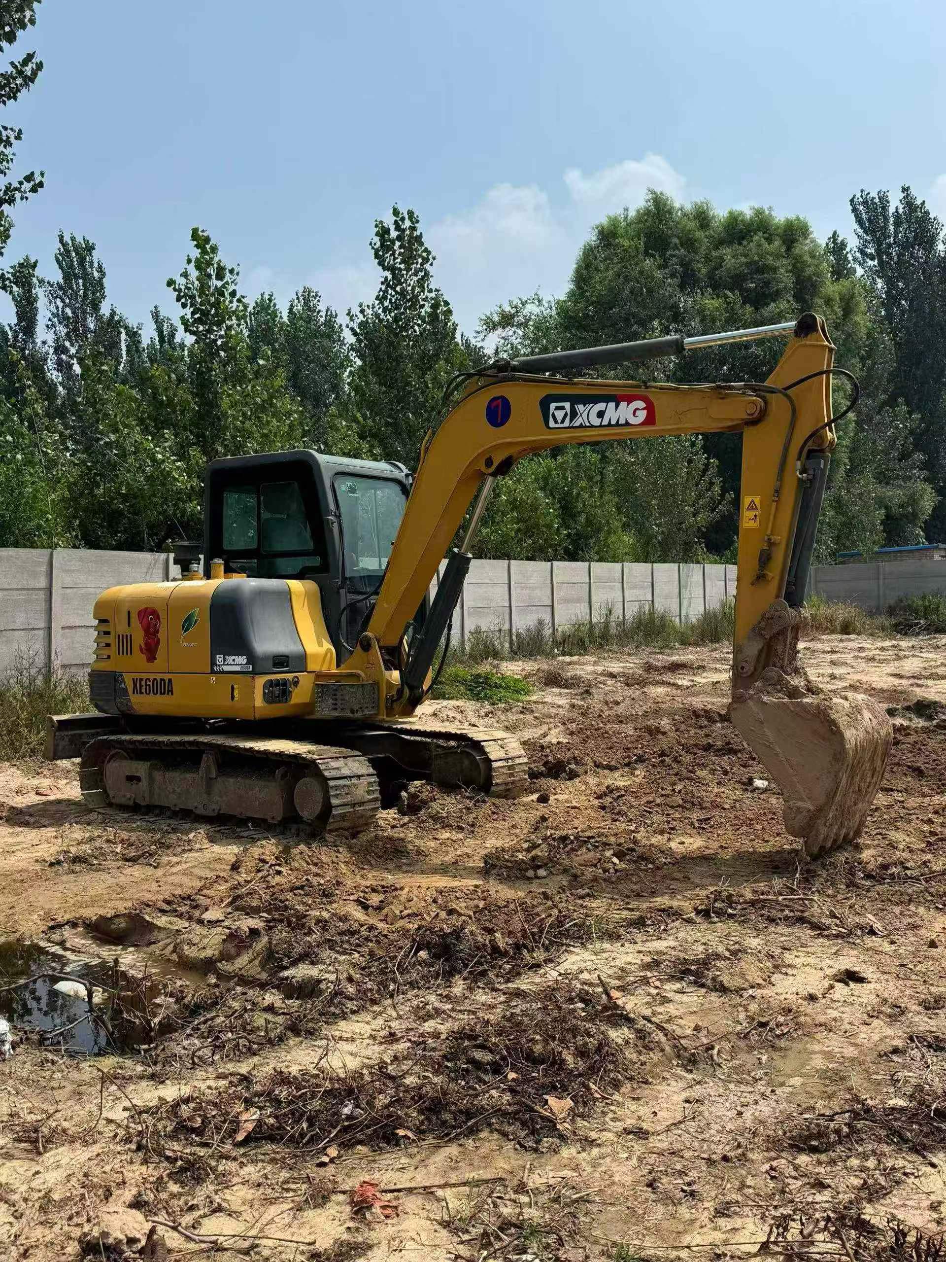 Buy XCMG XE60 Used Excavator / 3
