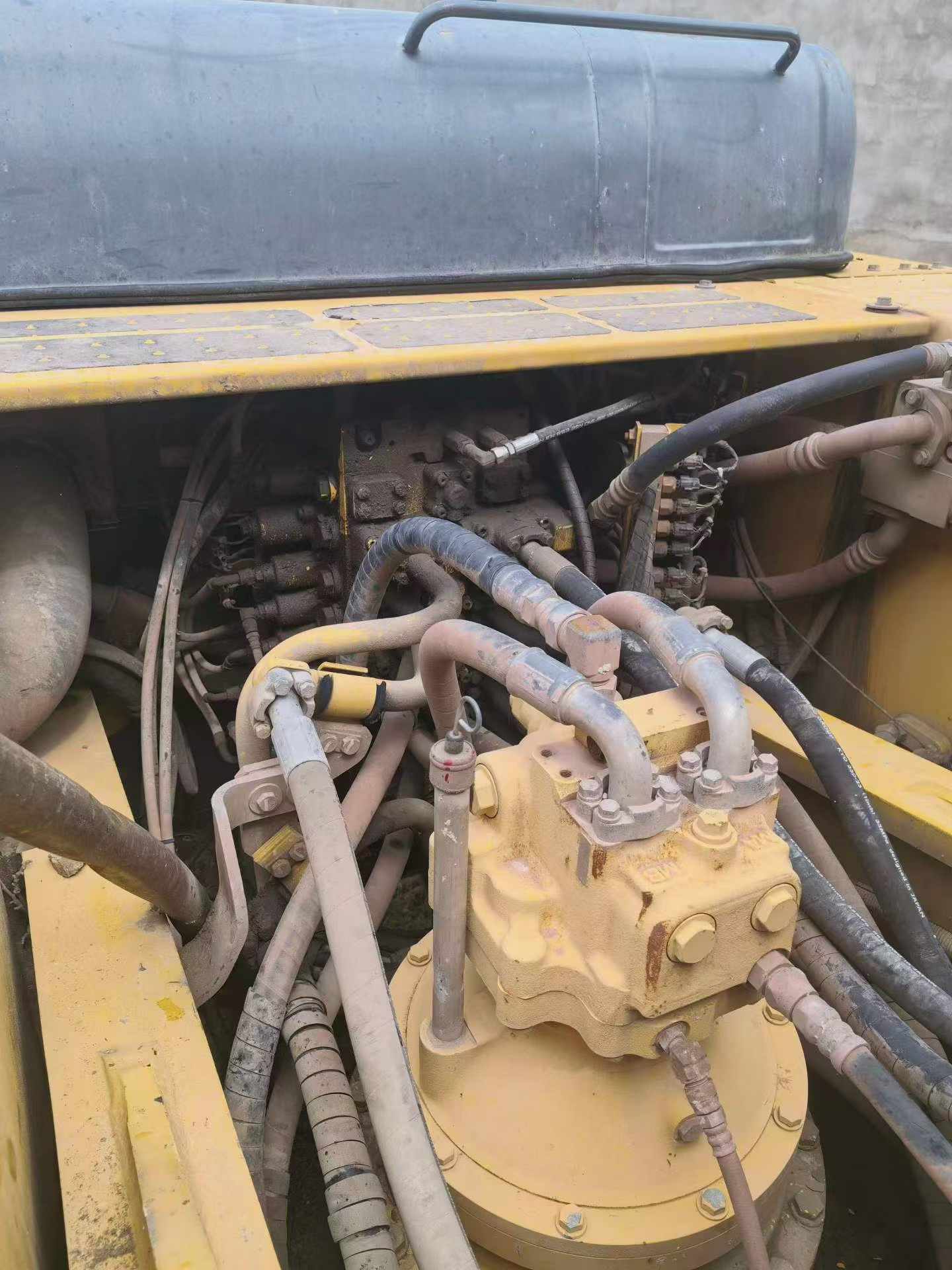 Buy Komatsu PC300 Used Excavator / 2 Buy Komatsu PC300 Used Excavator / 2