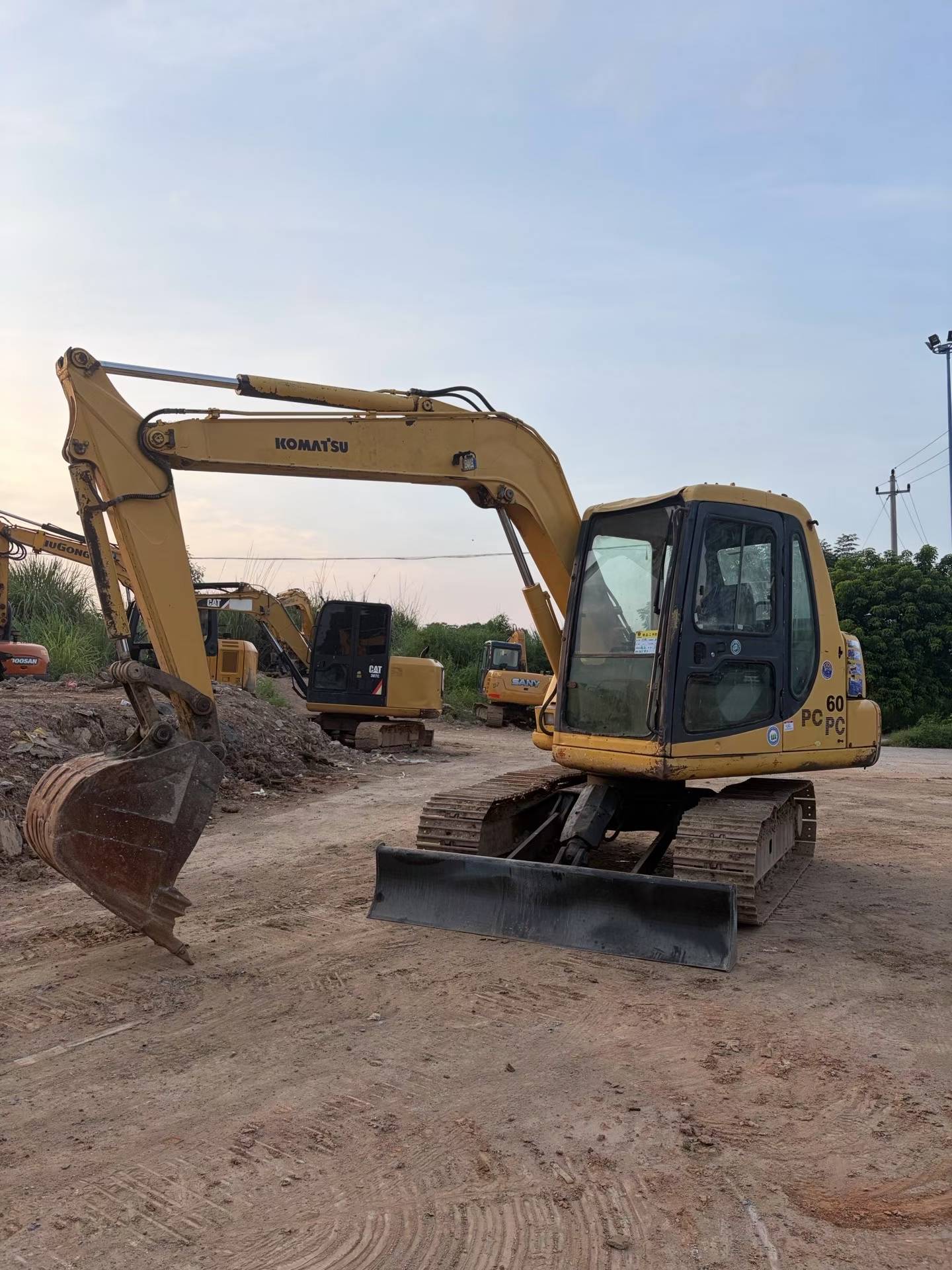 Comprar Komatsu PC60-7 Usado Escavadeira