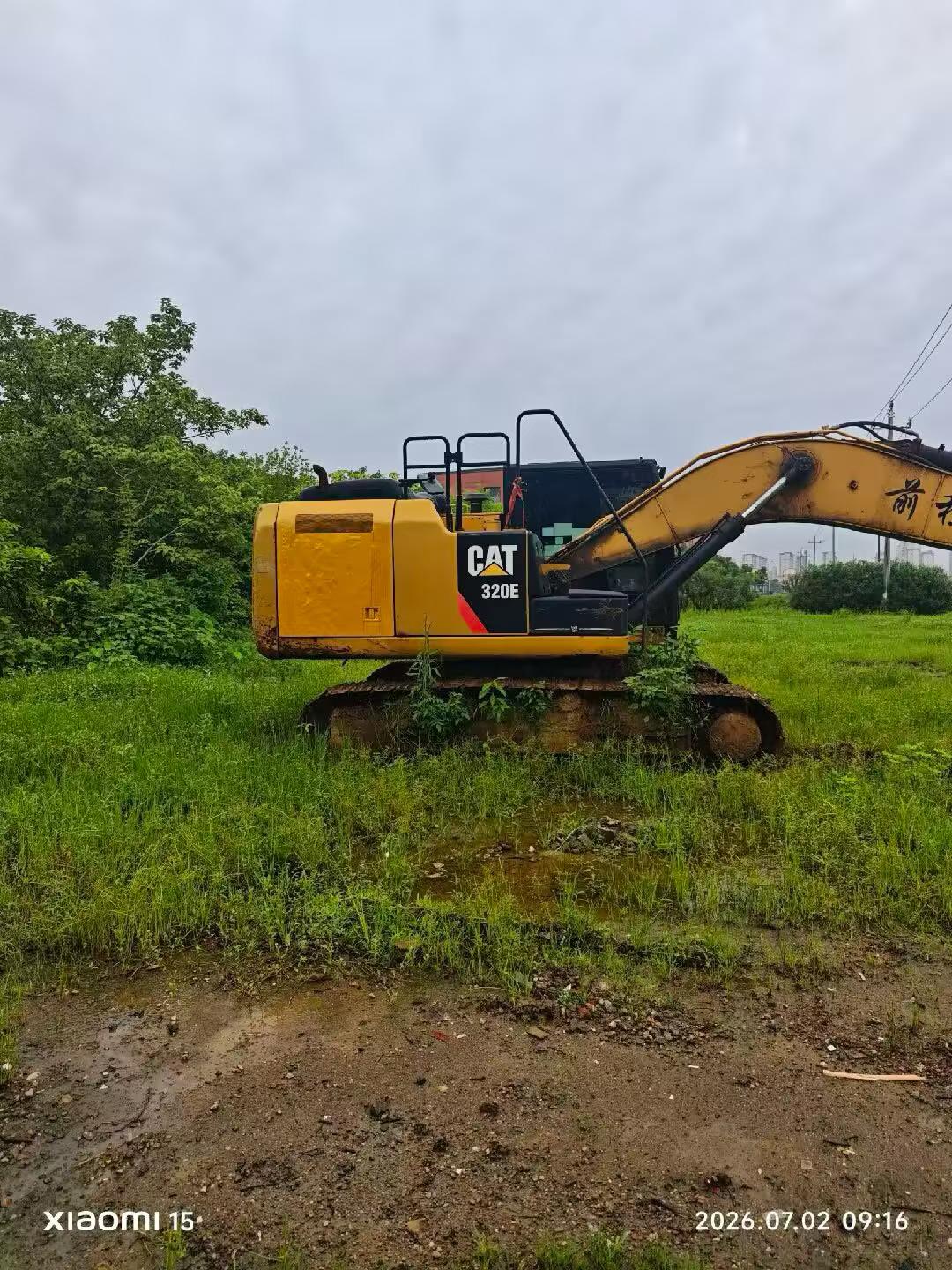Compre Escavadeira Caterpillar 320E Usada / 2