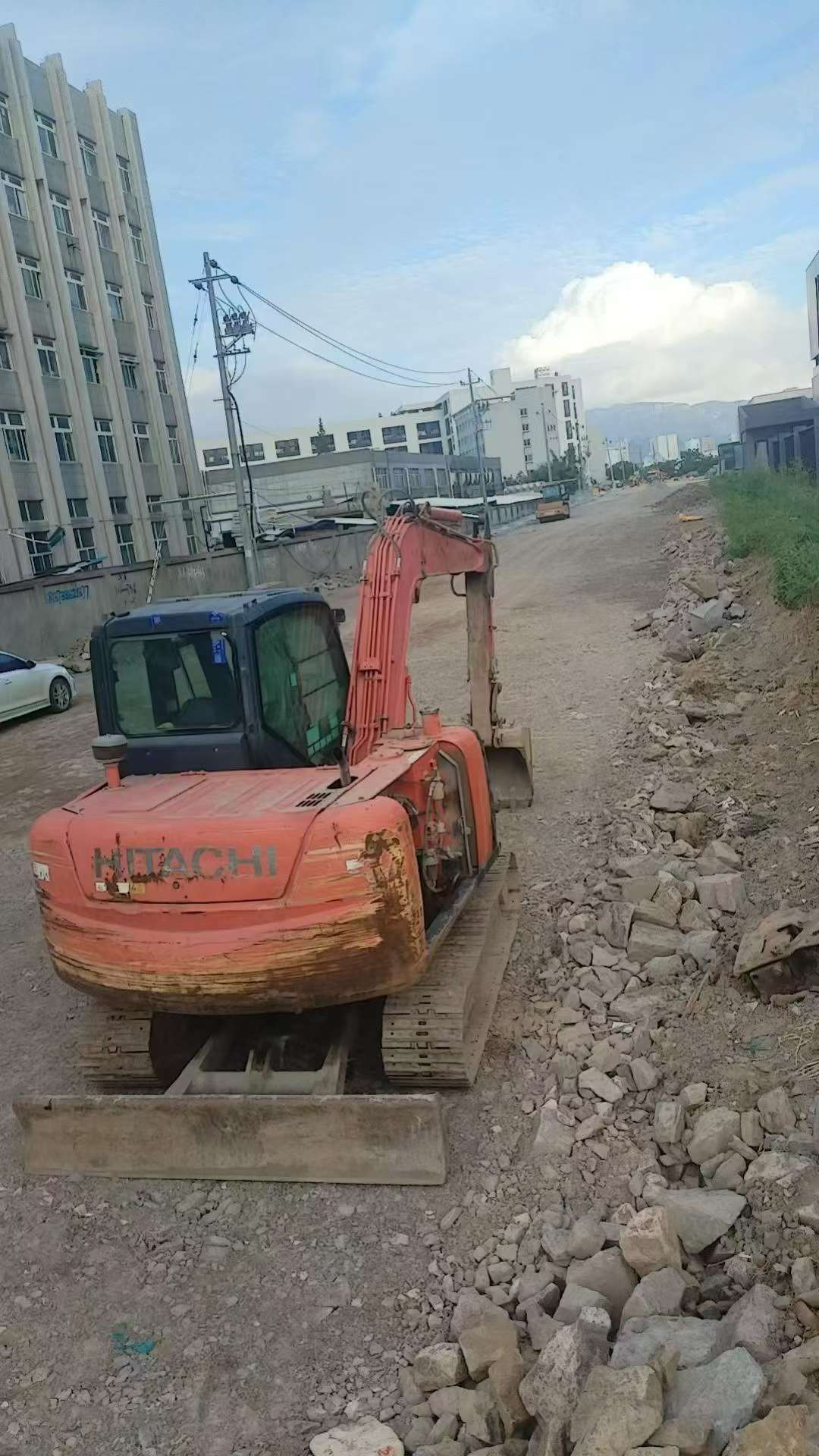 Buy Hitachi Used Excavator / 2