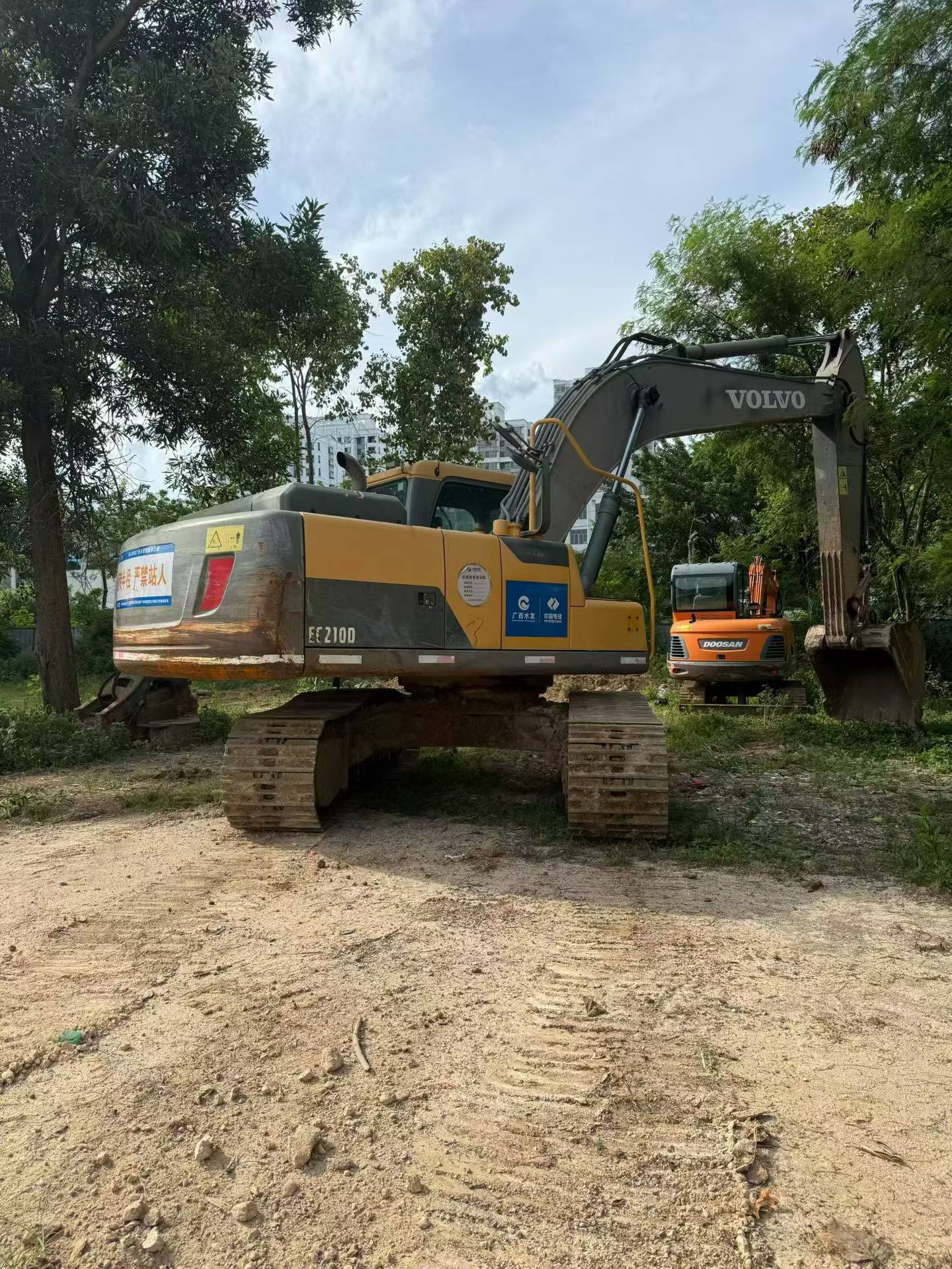 Buy Volvo EC210B Used Excavator / 2
