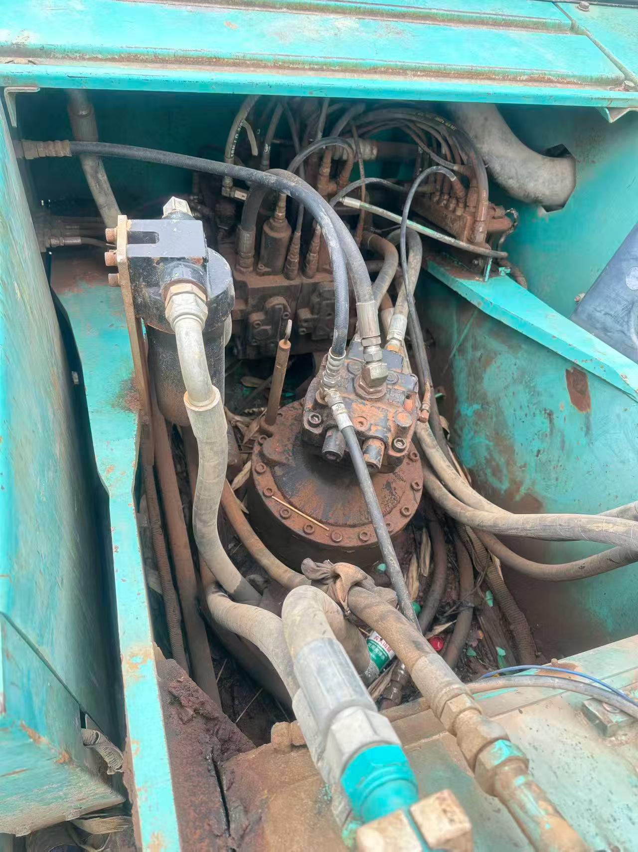 Buy Kobelco SK260 Used Excavator / 5