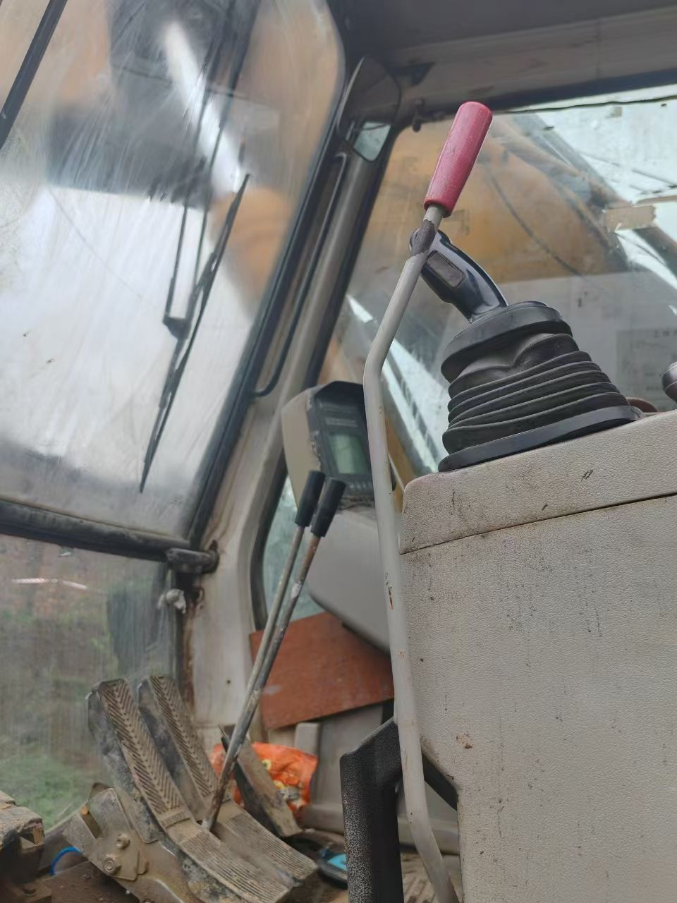 Buy Liebherr R934B Used Excavator / 8