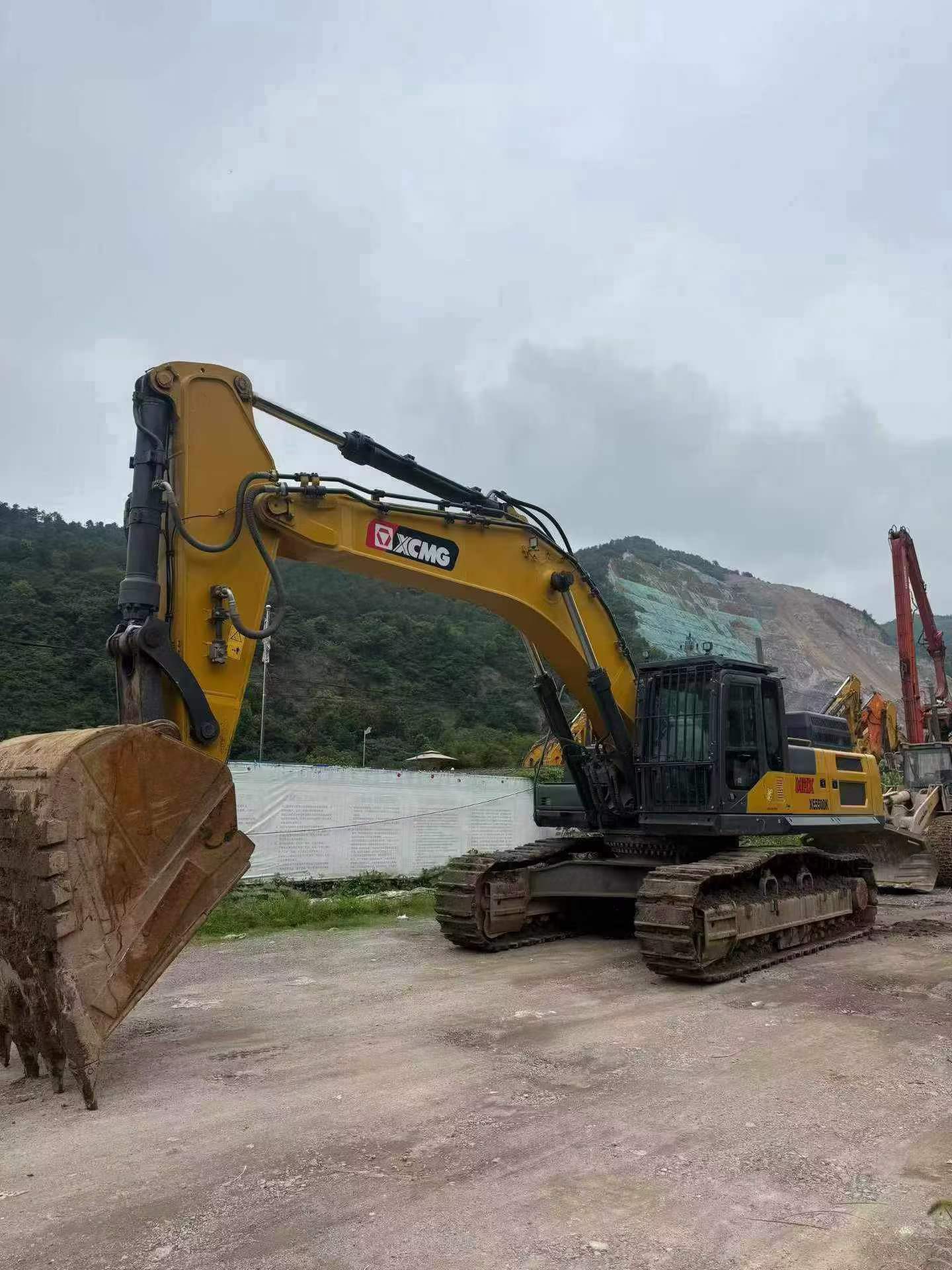 Buy XCMG XE550DK Used Excavator / 3