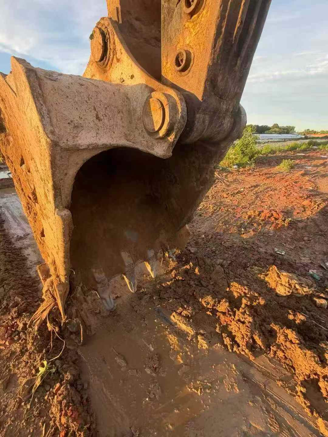 Buy Komatsu PC270-7 Used Excavator / 8