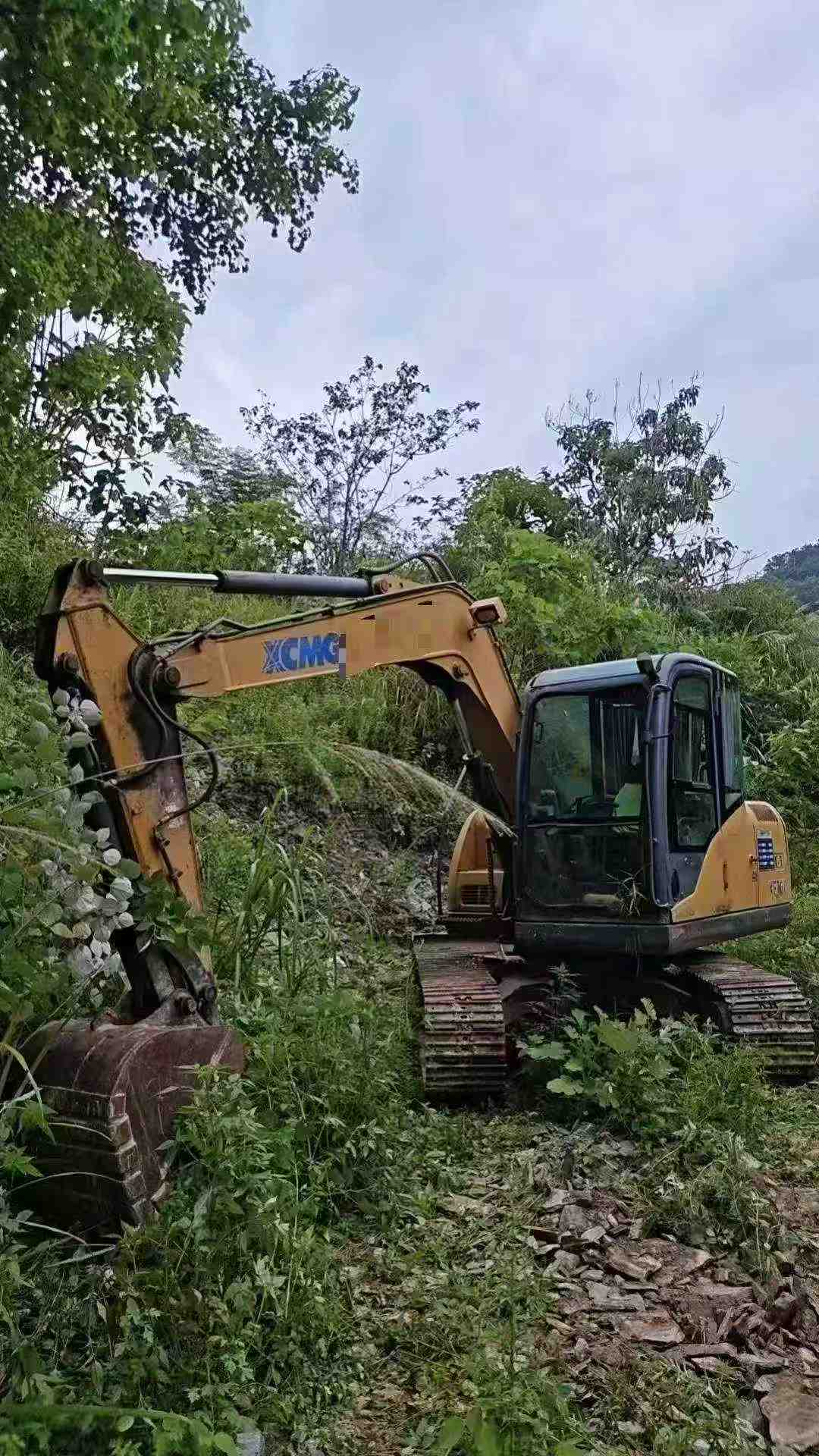 Buy XCMG XE75C Used Excavator / 3