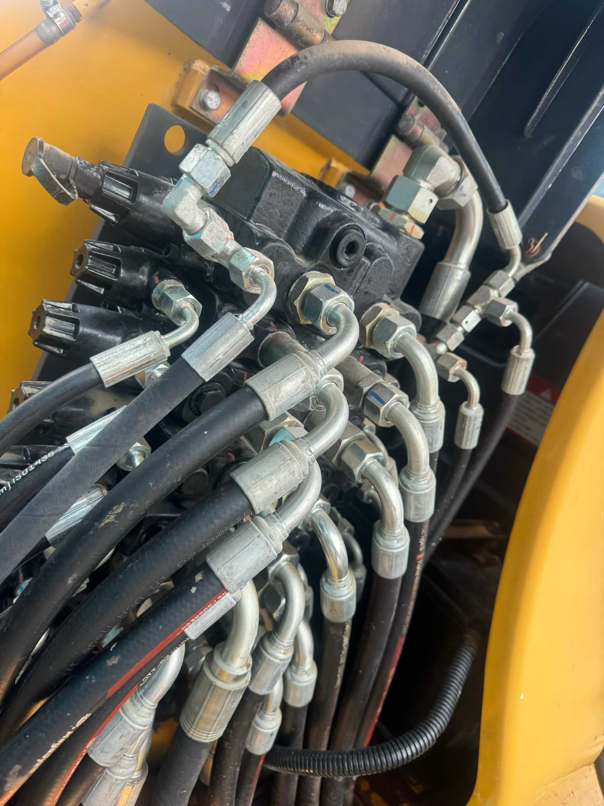 Buy XCMG XE60 Used Excavator / 6