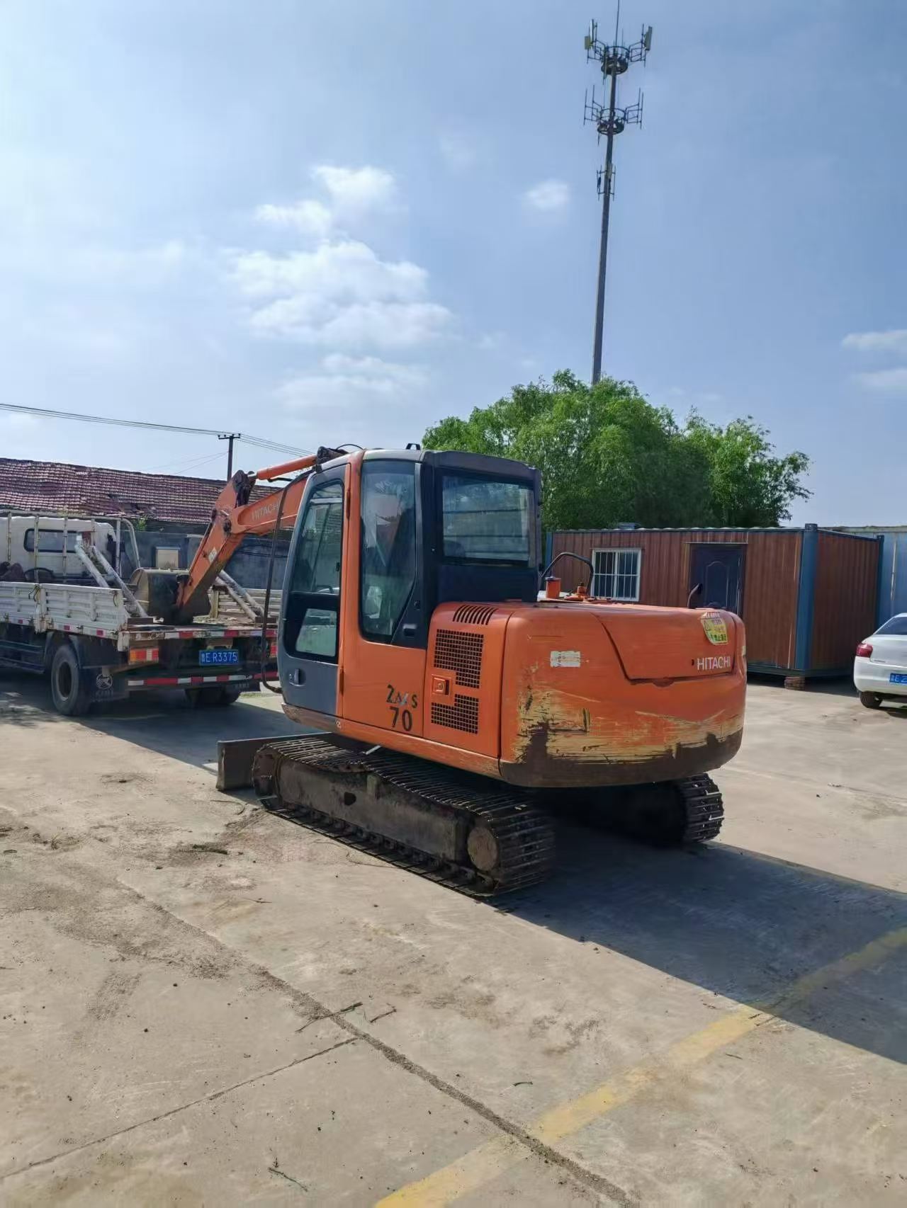 Buy Hitachi ZX60 Used Excavator / 3