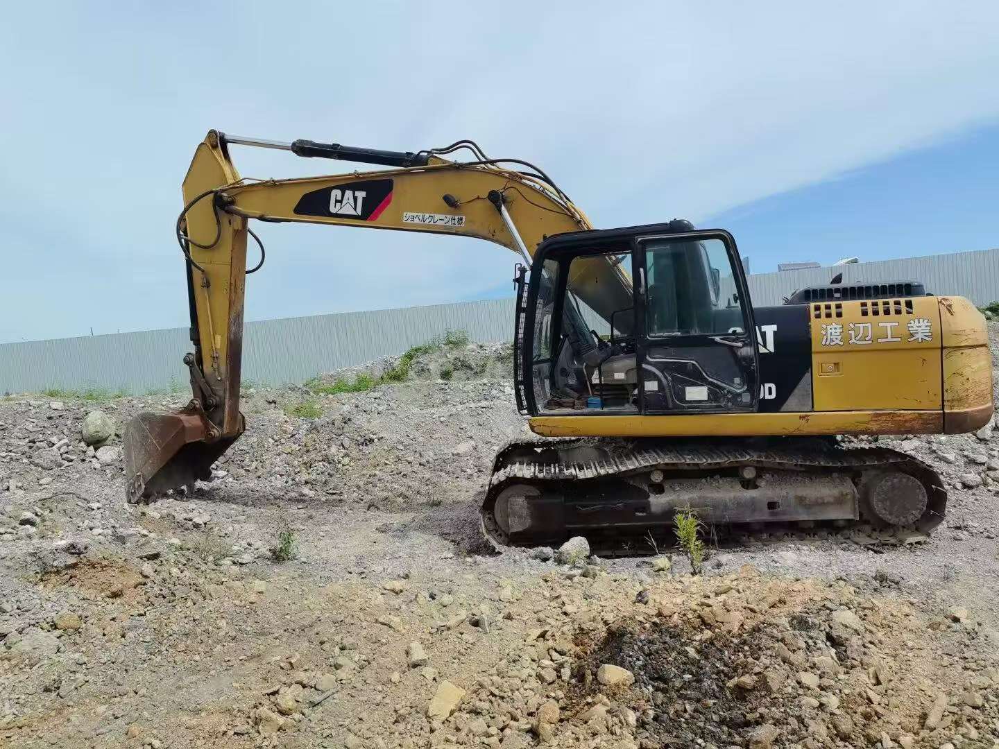 Buy Caterpillar 320D Used Excavator / 5