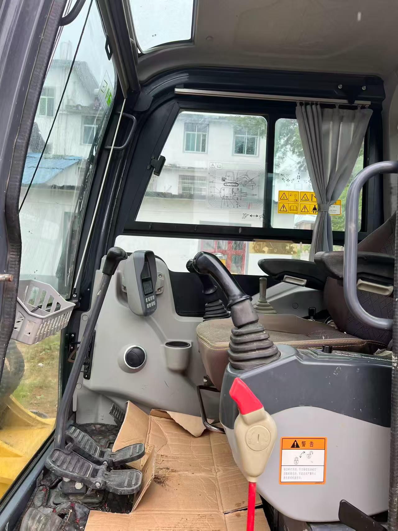 Buy XCMG XE60 Used Excavator / 6
