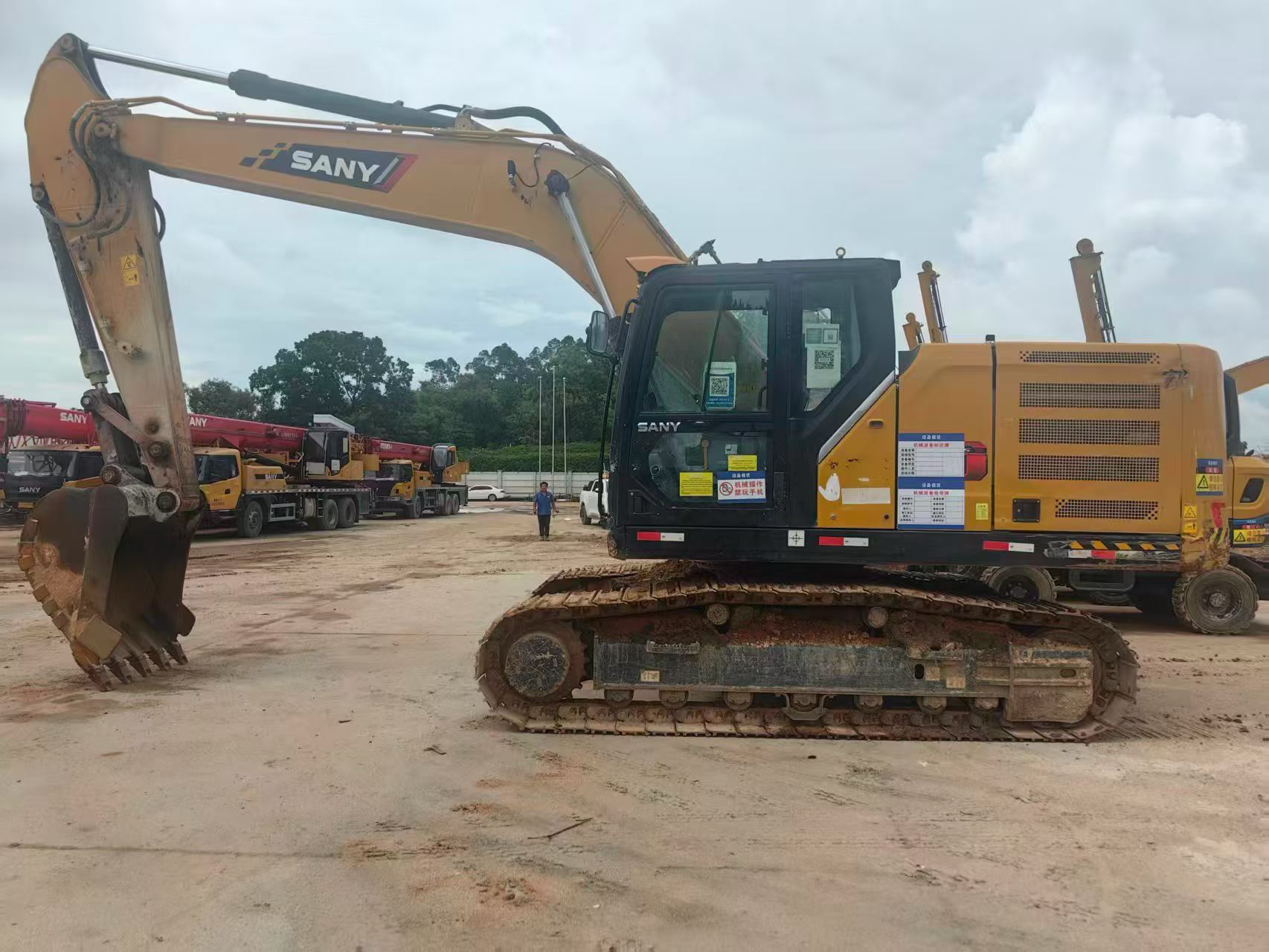 Buy Sany SY205C Used Excavator / 2 Buy Sany SY205C Used Excavator / 2