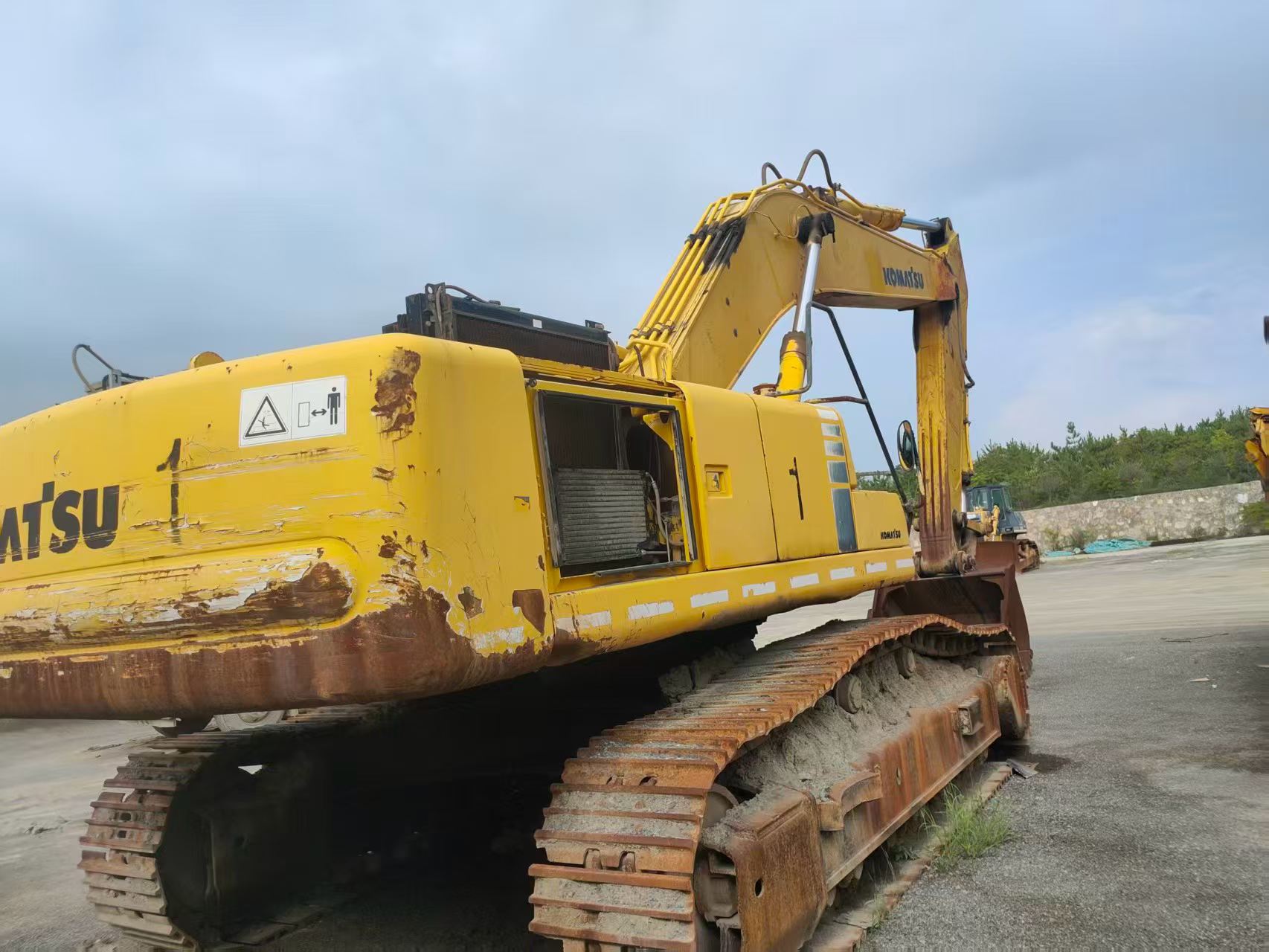 Buy Komatsu PC400-6 Used Excavator / 8