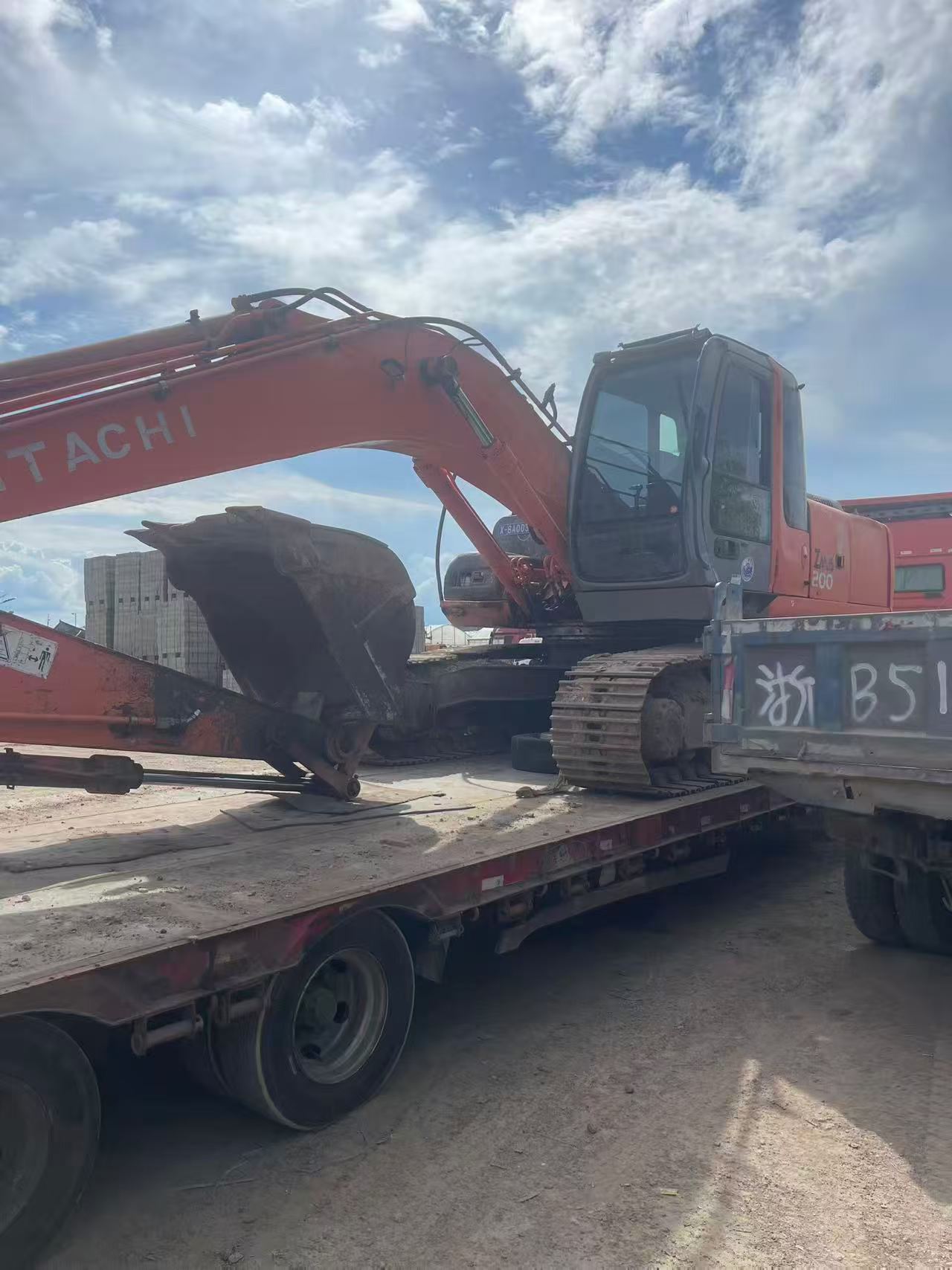 Buy Hitachi EX200 Used Excavator / 2