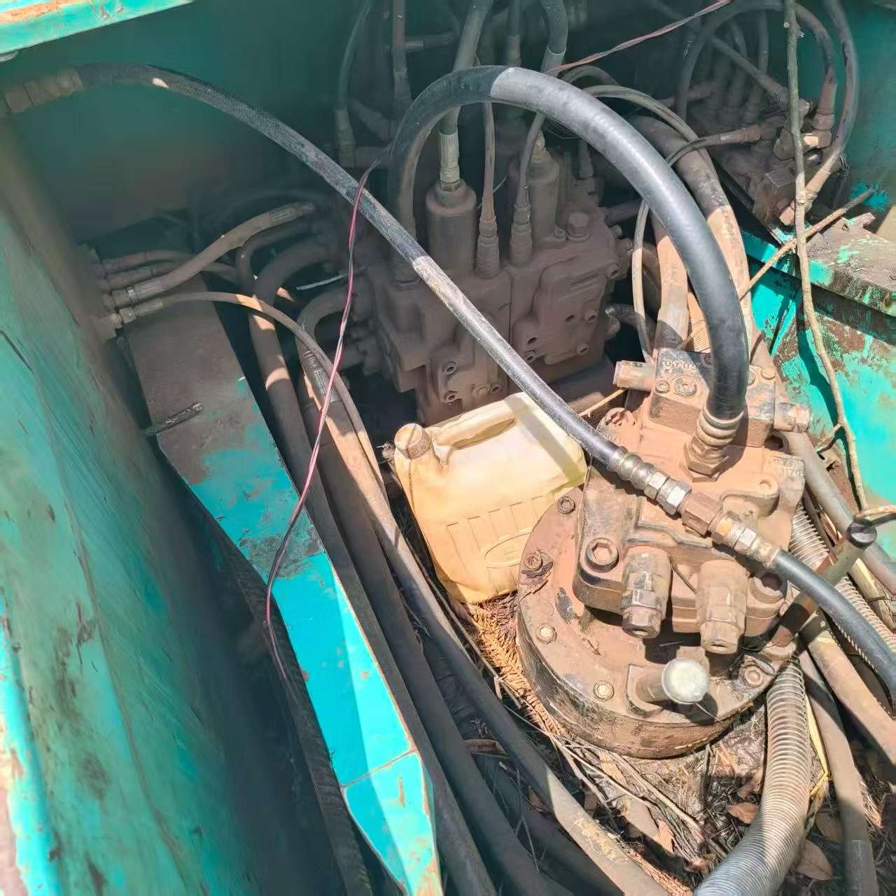 Buy Kobelco SK210 Used Excavator / 6