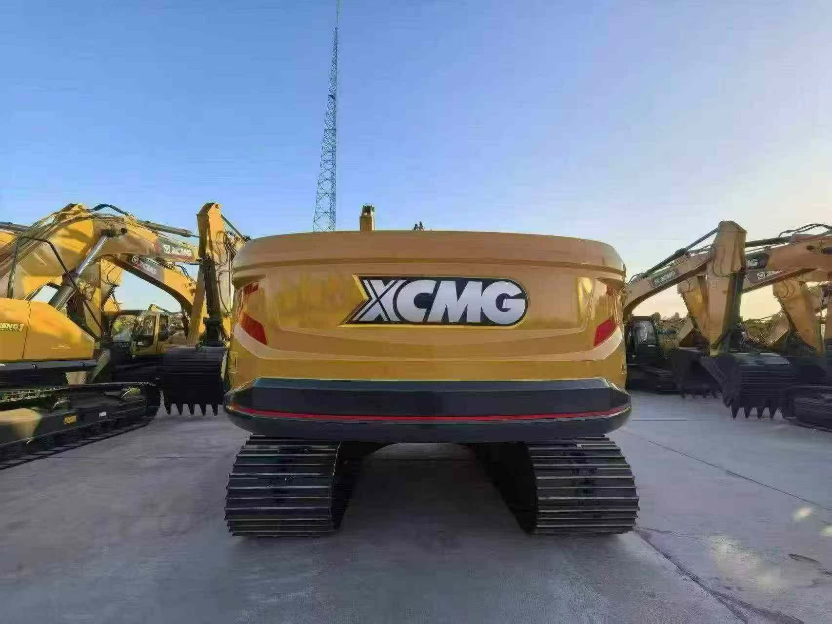 Buy XCMG XE215 Used Excavator / 3