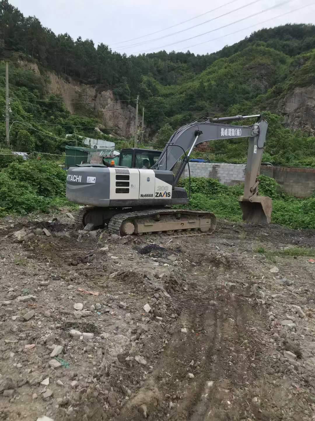Compre Excavadora Hitachi EX200-3 Usada / 8 Compre Excavadora Hitachi EX200-3 Usada / 8