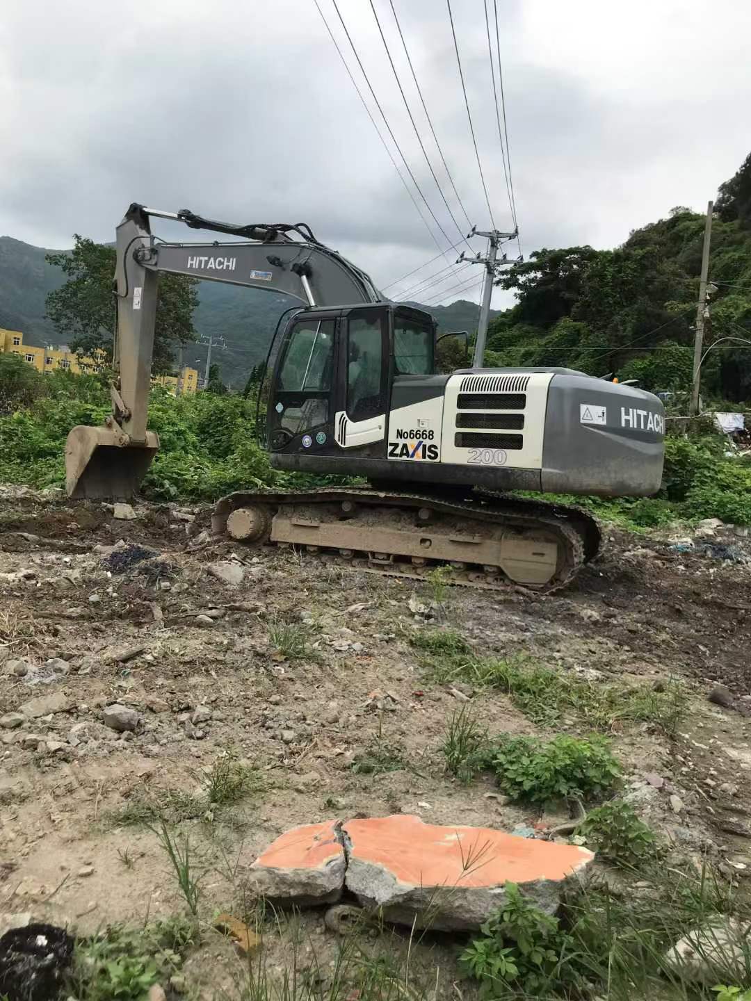 Compre Excavadora Hitachi EX200-3 Usada / 3 Compre Excavadora Hitachi EX200-3 Usada / 3