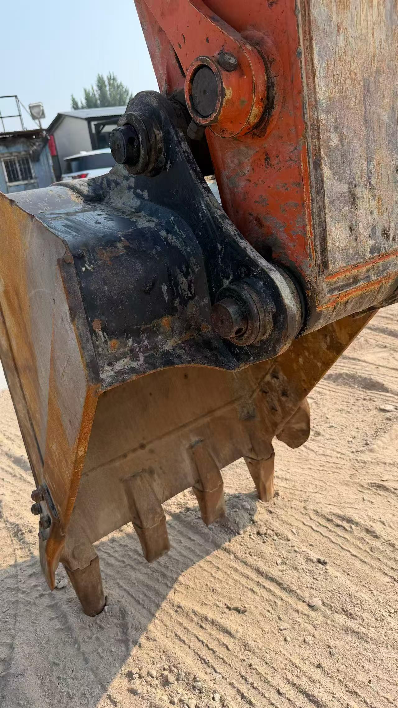 Buy Hitachi EX130 Used Excavator / 8