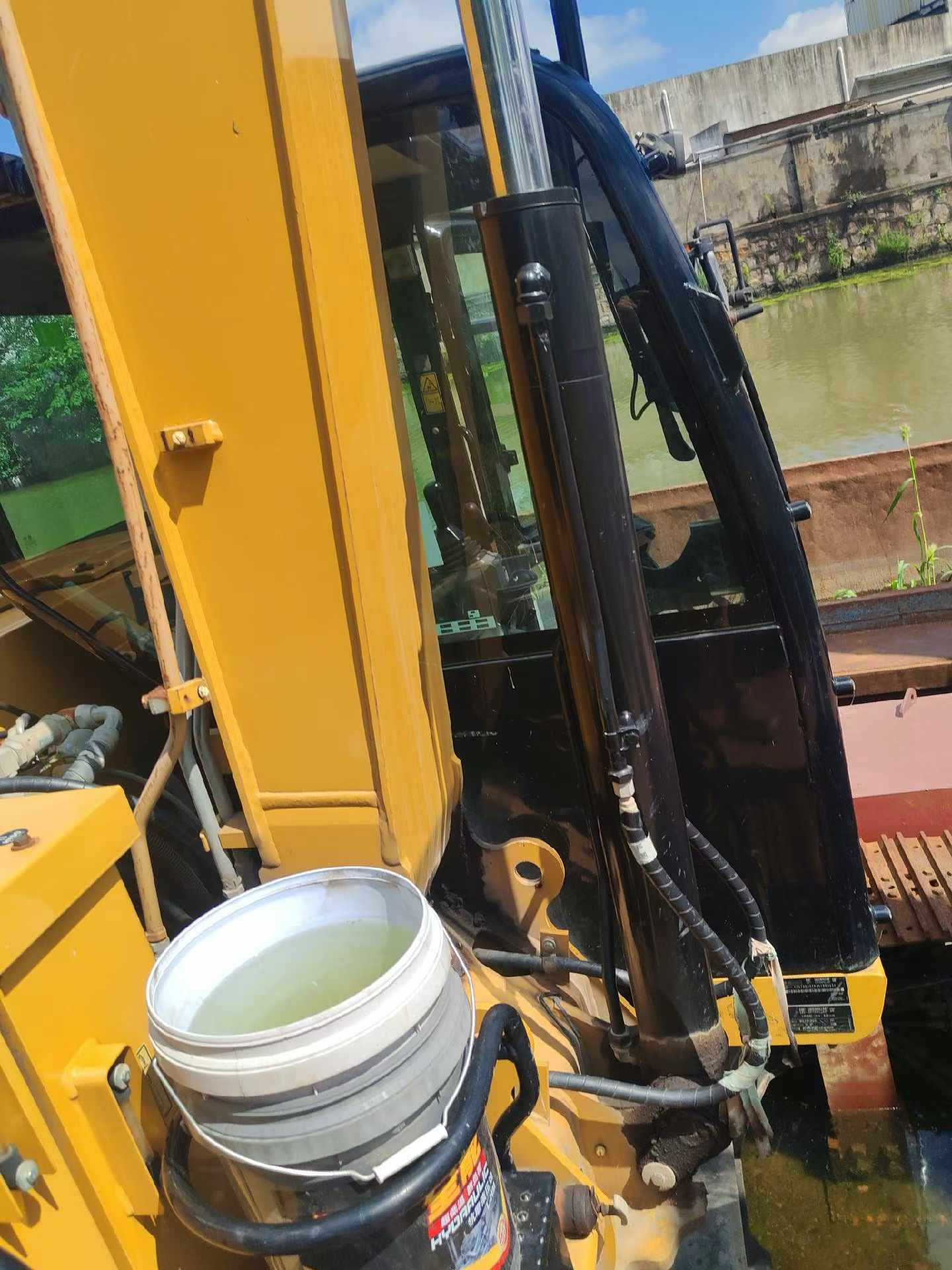 Buy Caterpillar 307B Used Excavator / 4