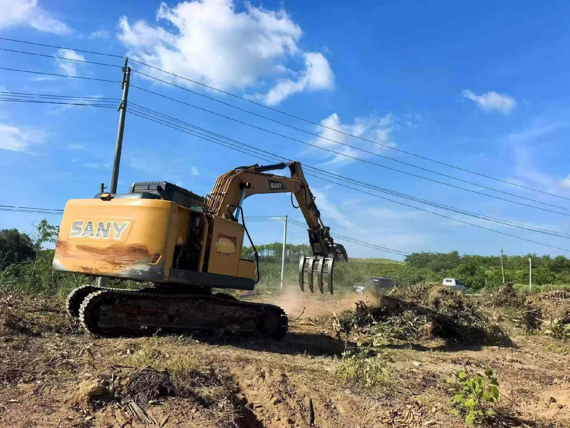 Buy Sany SY135 Used Excavator / 3