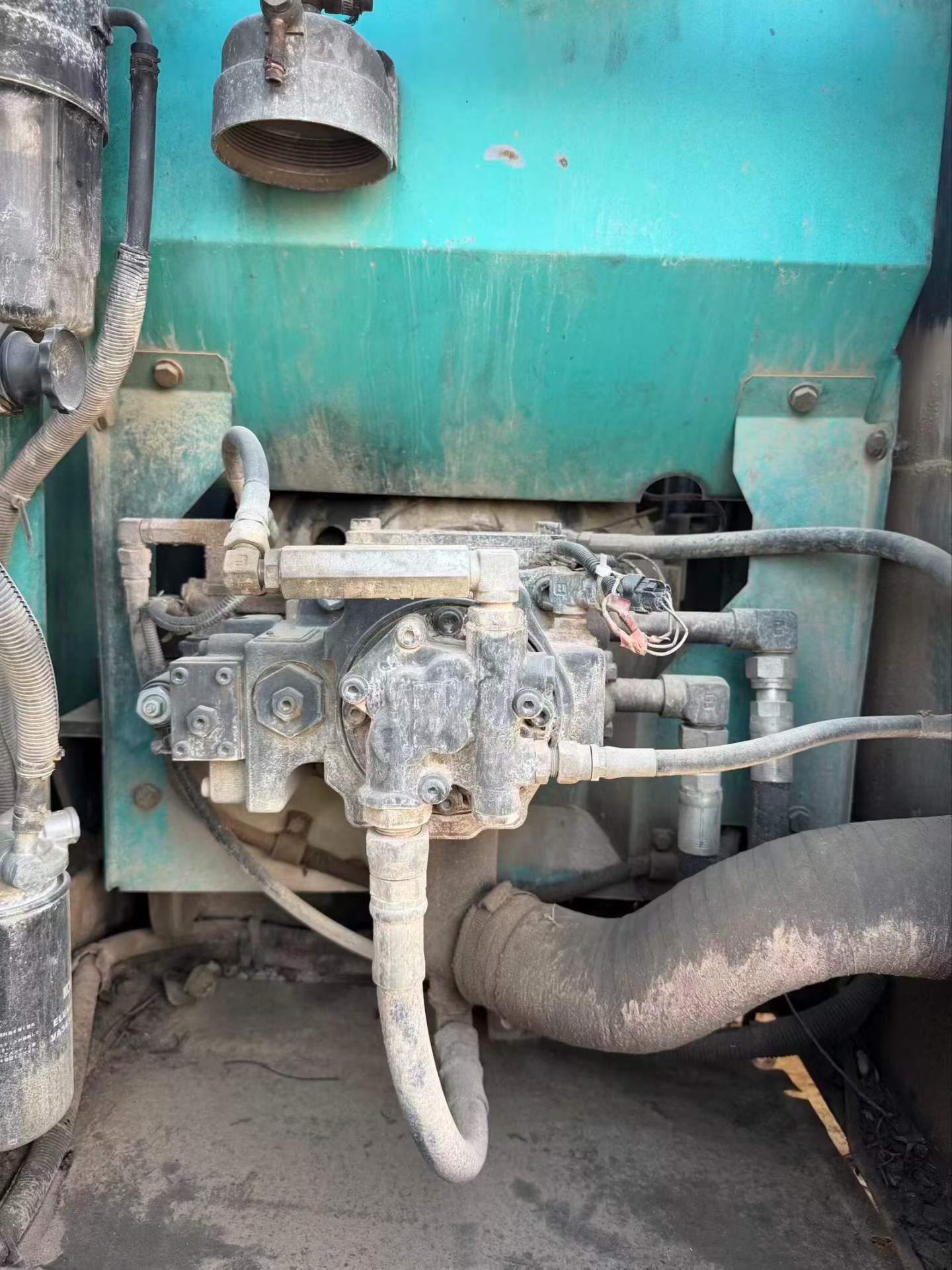 Buy Kobelco SK140 Used Excavator / 6