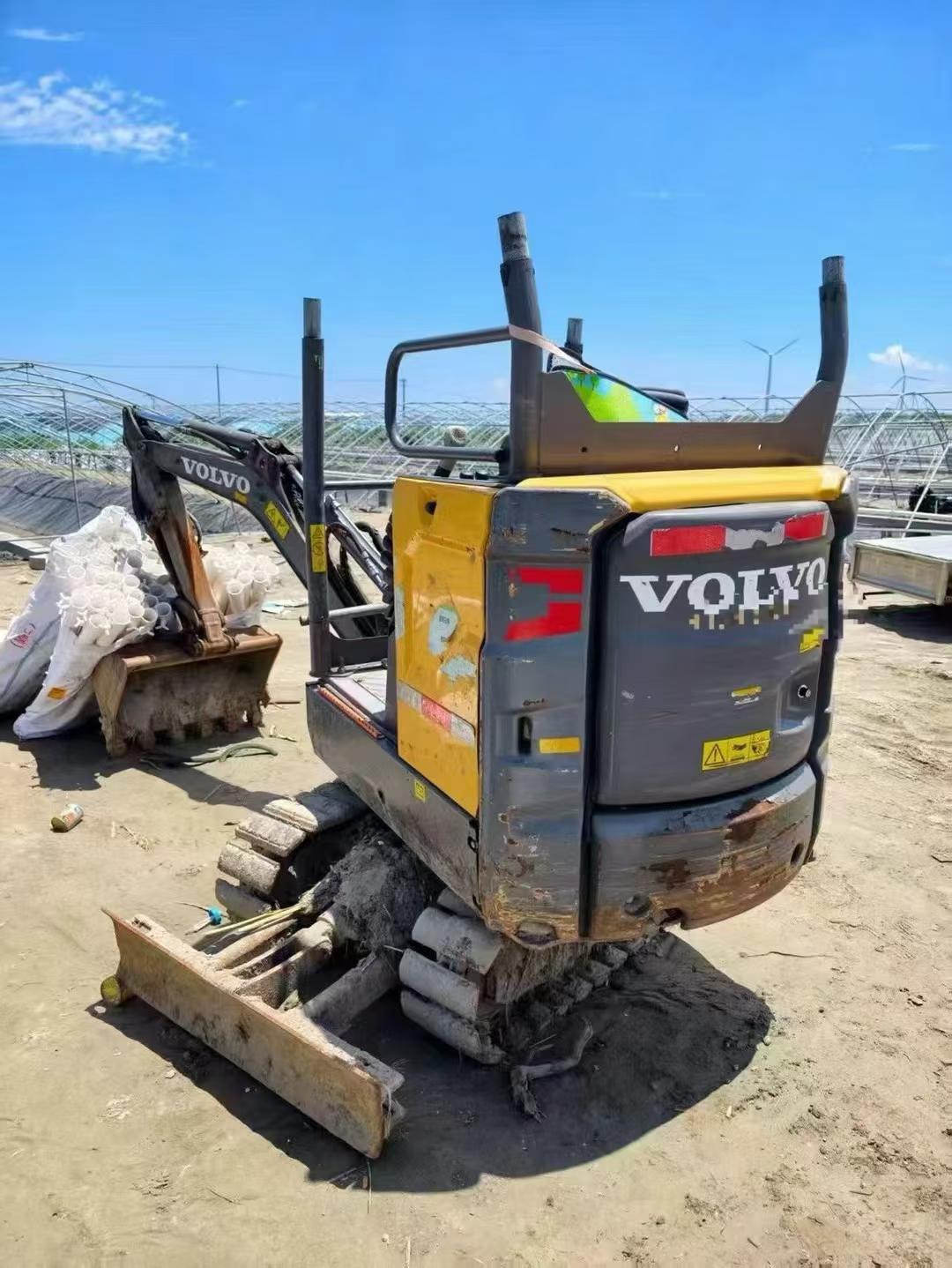 Купить Подержанный Экскаватор Volvo EC15 / 3 Купить Подержанный Экскаватор Volvo EC15 / 3